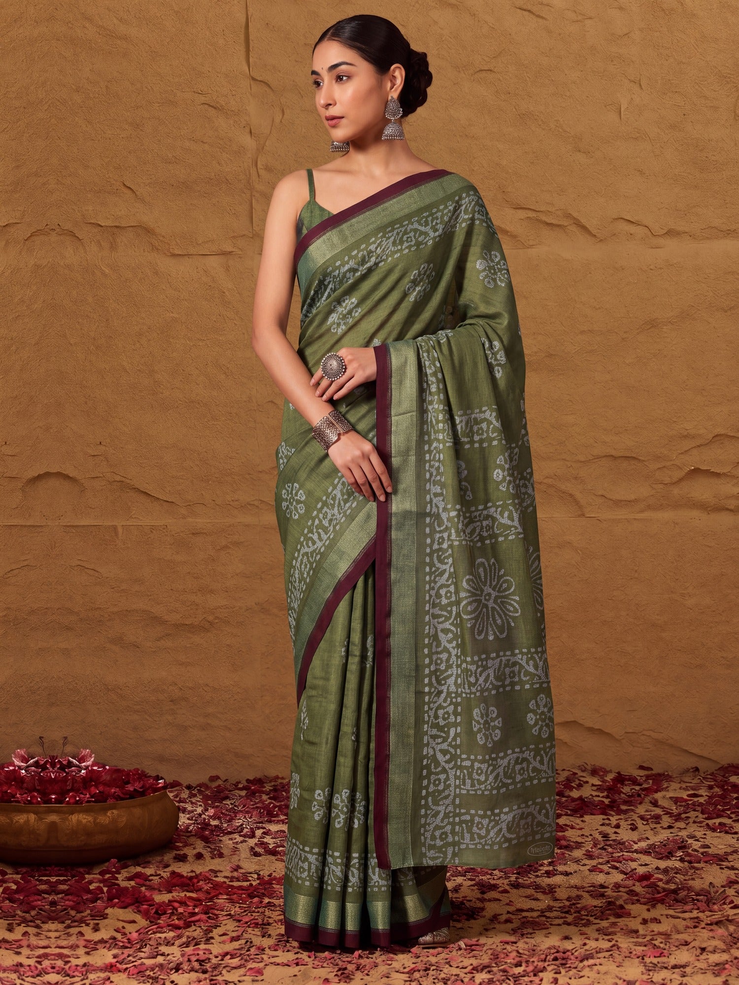 Olive Cotton saree – detail view 1