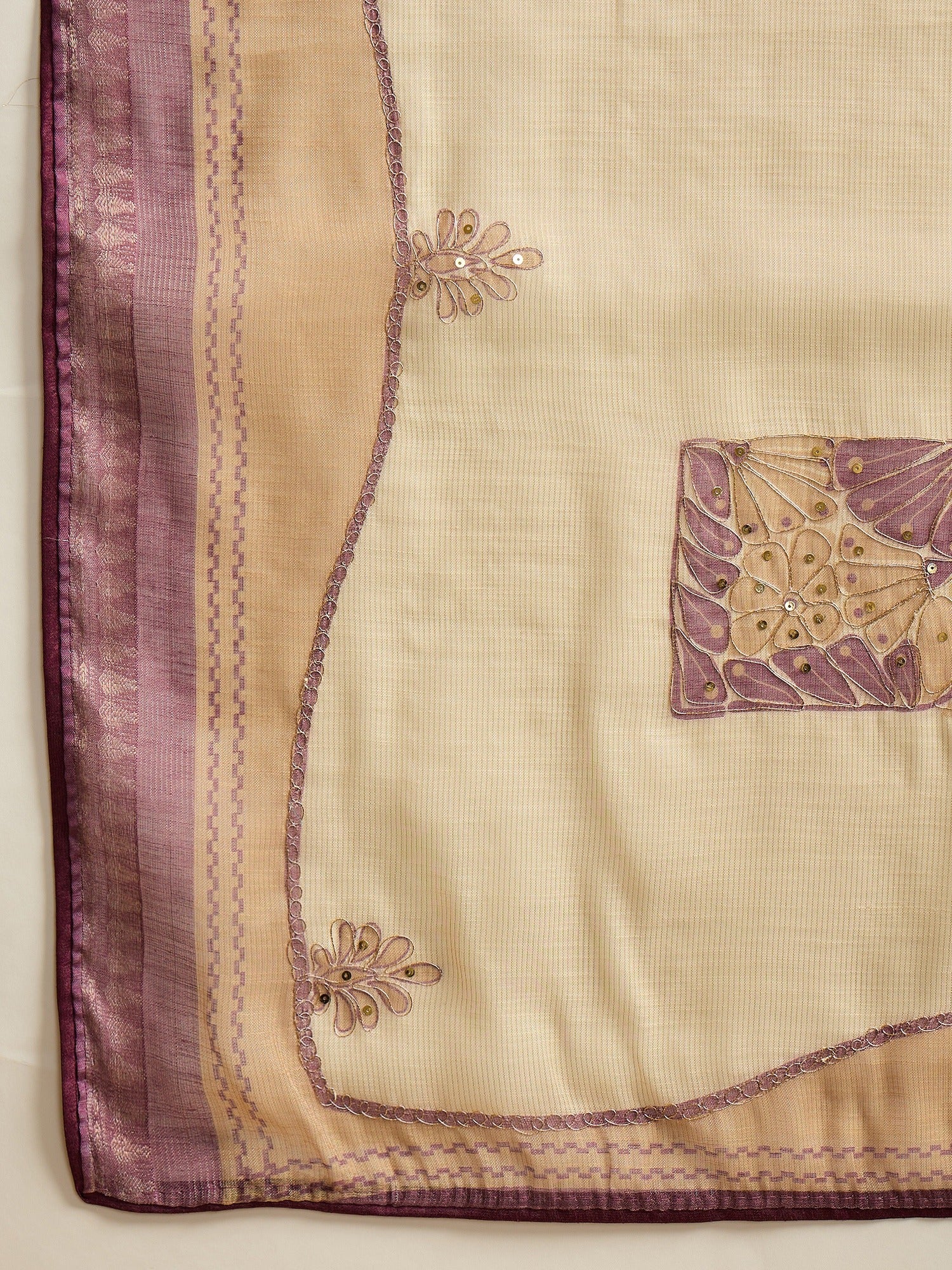 Beige Cotton Blend saree – detail view 4