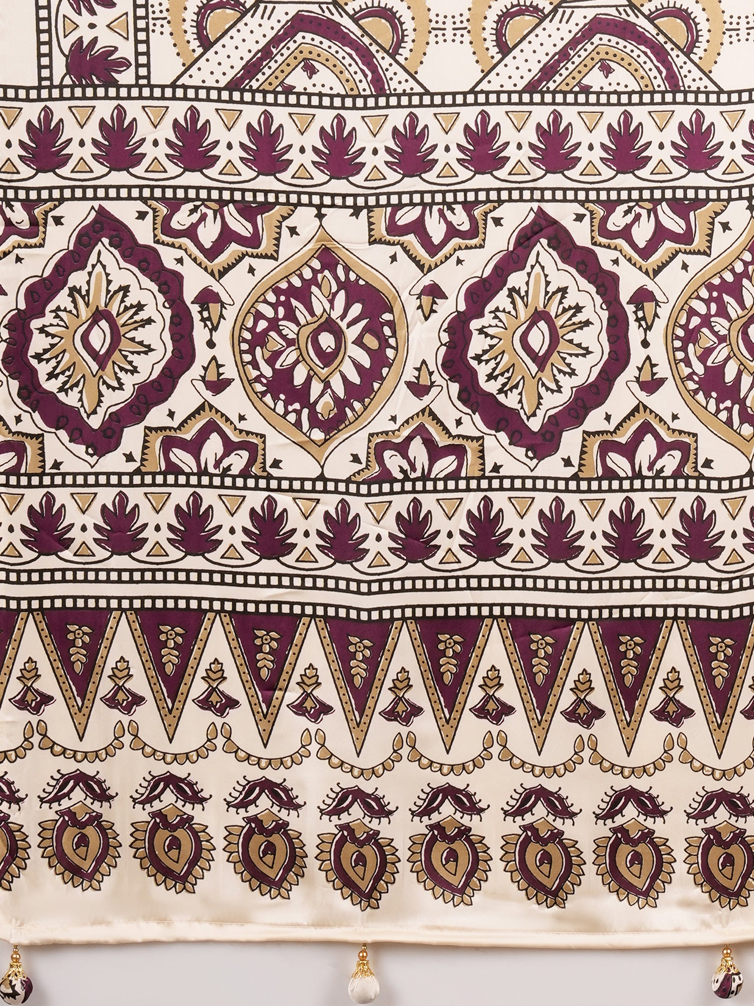 Off White Satin saree – detail view 4