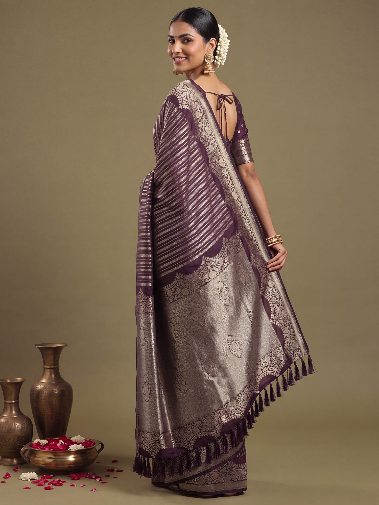 Purple Georgette saree – detail view 1
