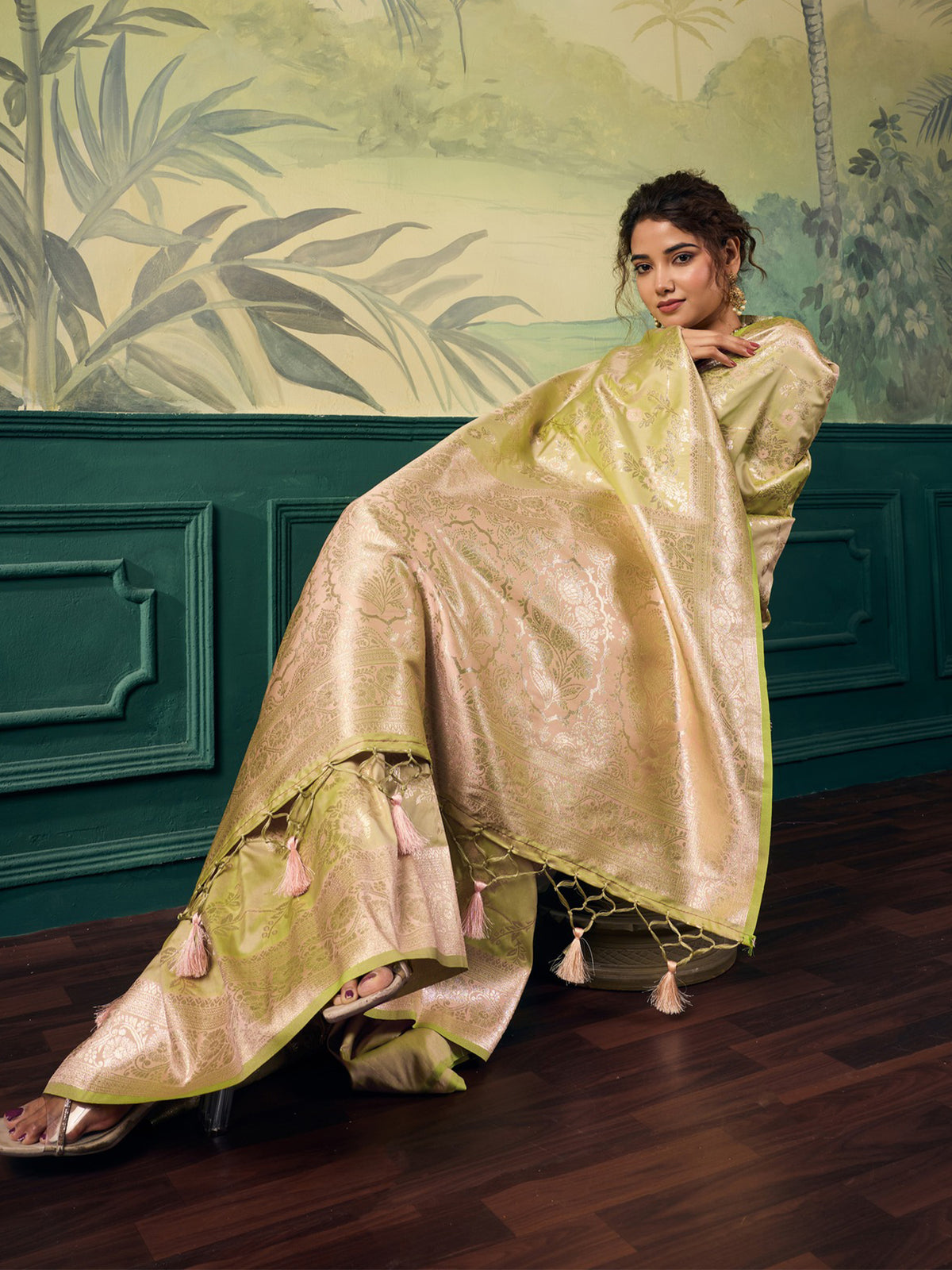 Lime Green Banarasi Silk saree – detail view 3
