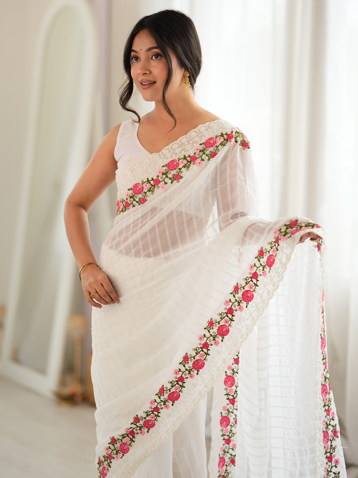 White Georgette saree – detail view 4
