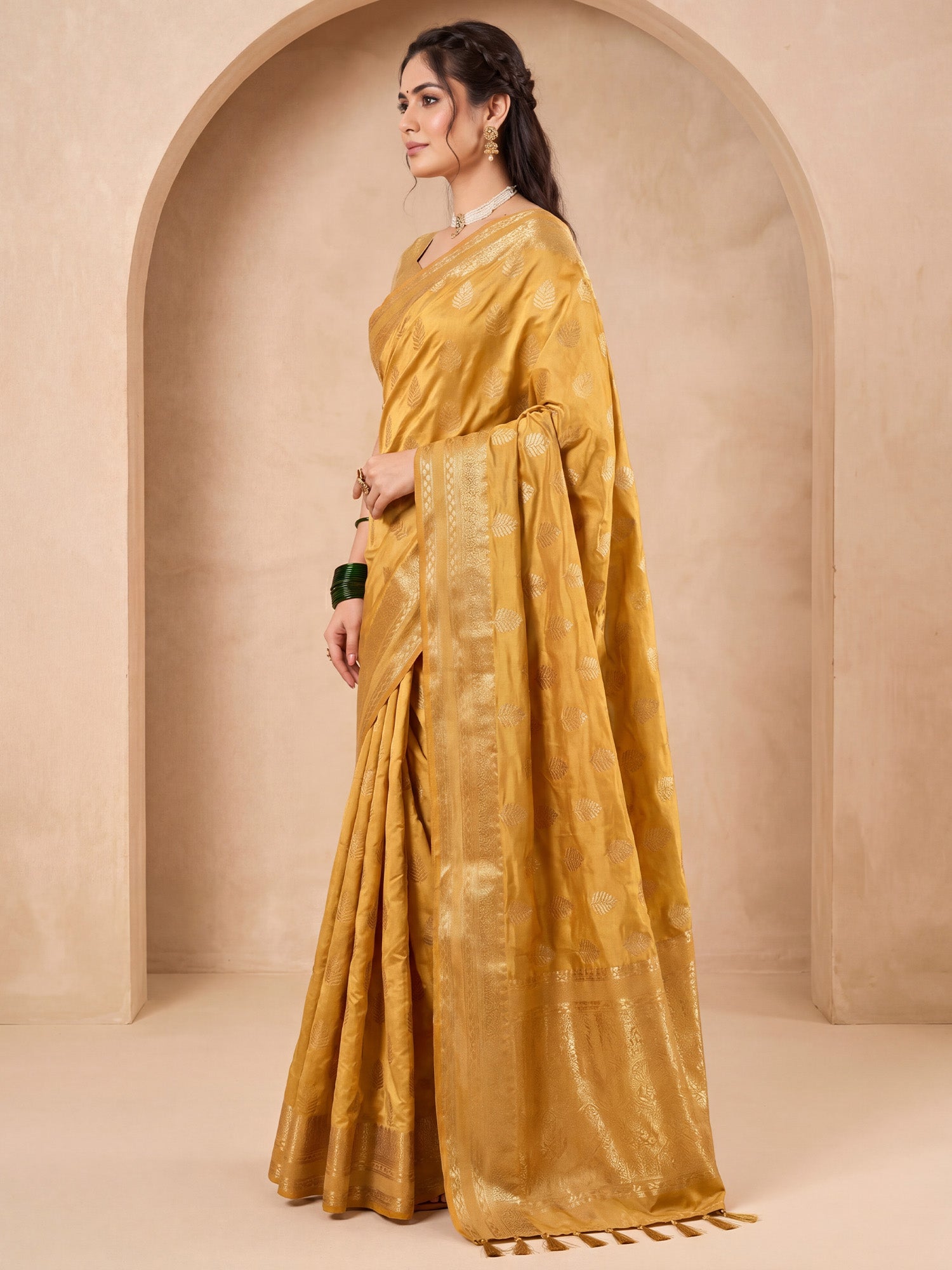 Cream Nylon saree – detail view 2