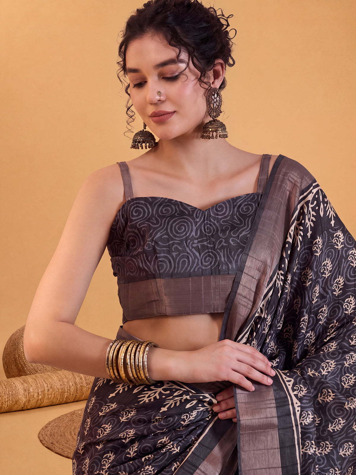 Charcoal Grey Silk Blend saree – detail view 4
