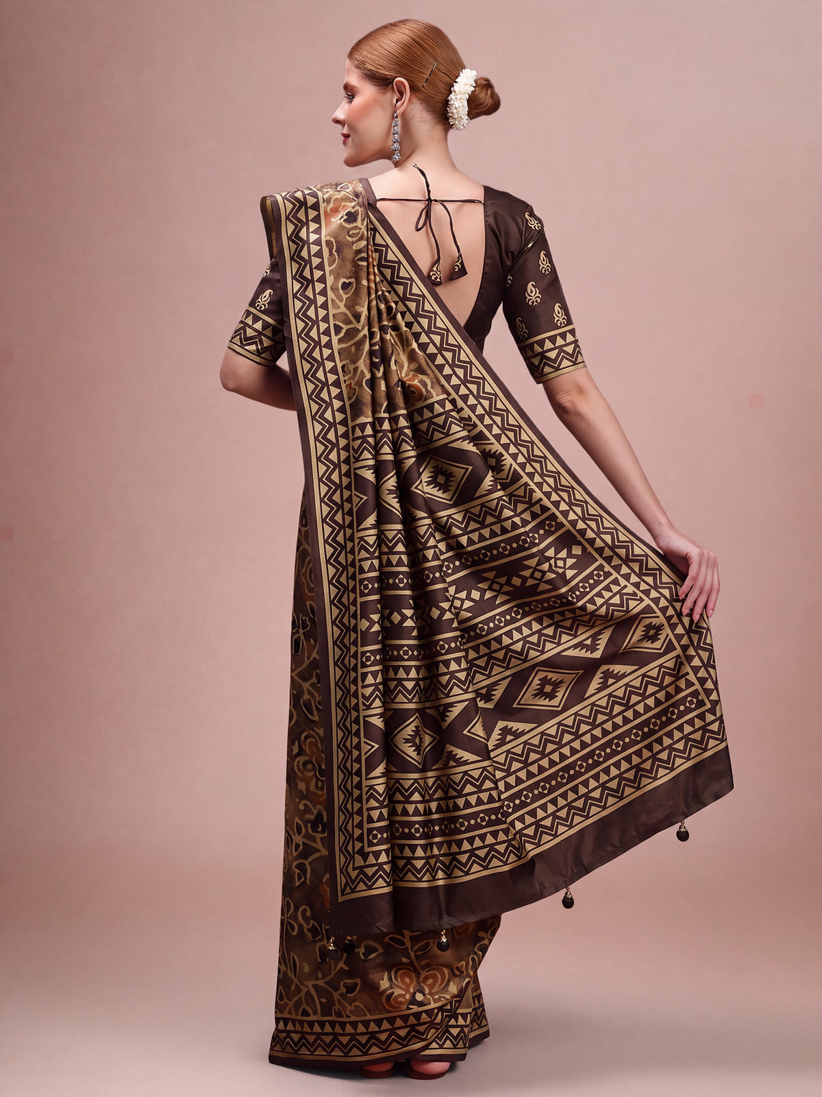 Brown Silk Blend saree – detail view 1