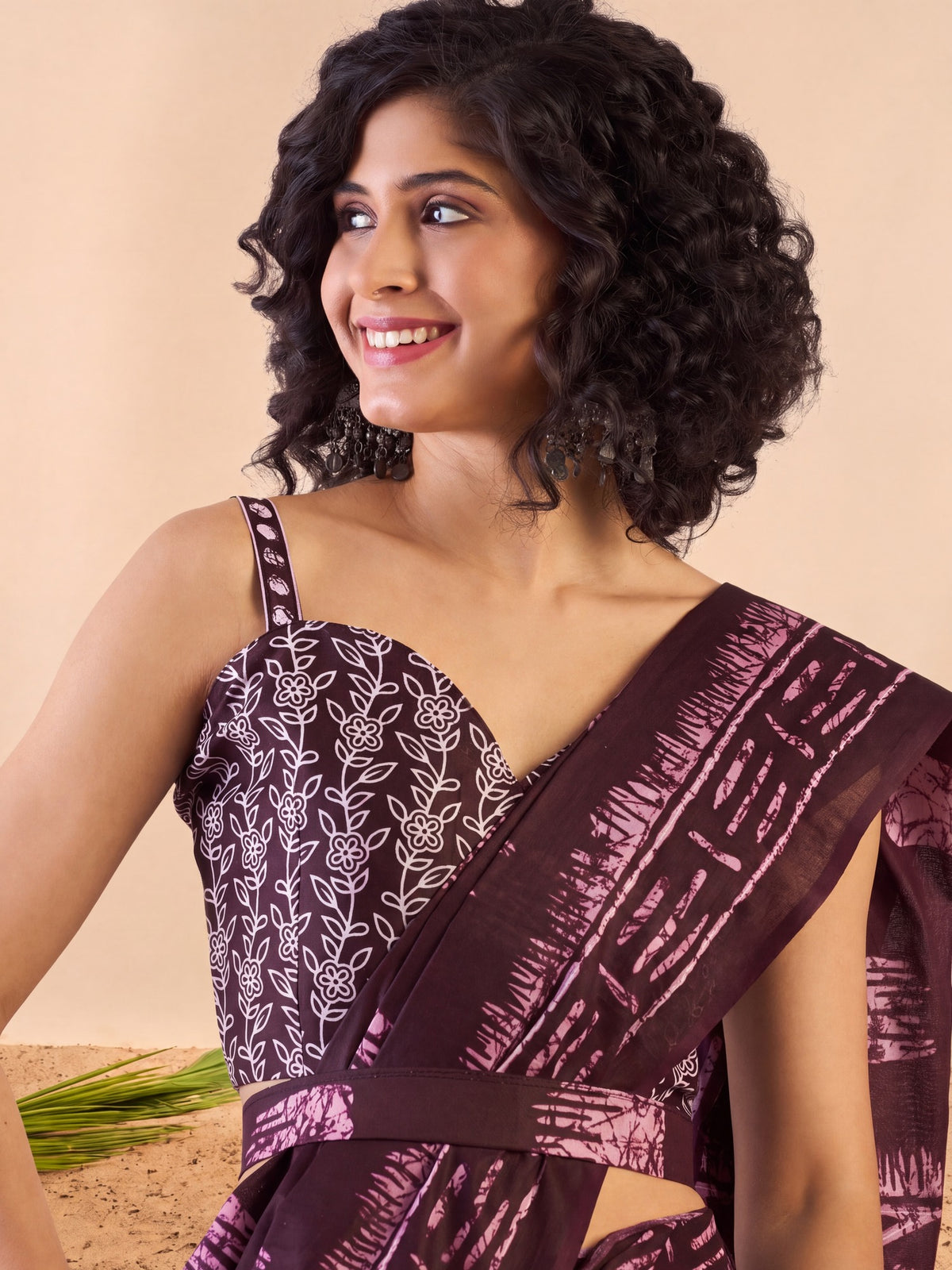 Burgundy Cotton saree – detail view 4
