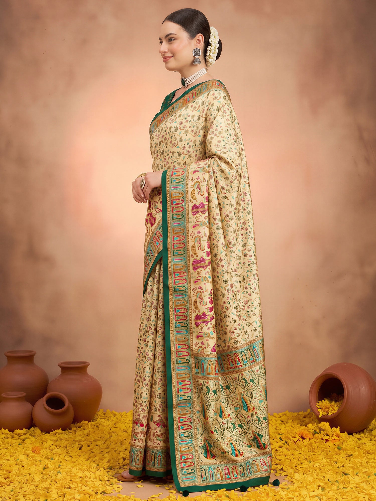 Cream Silk Blend saree – detail view 2