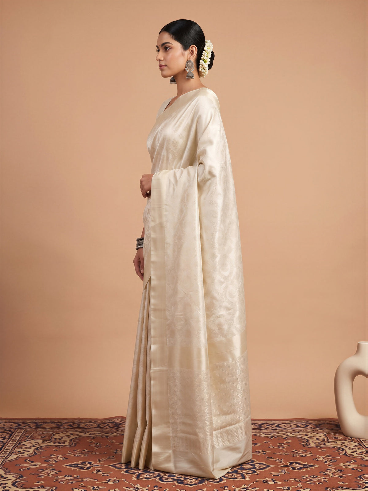 Off White Silk Blend saree – detail view 2