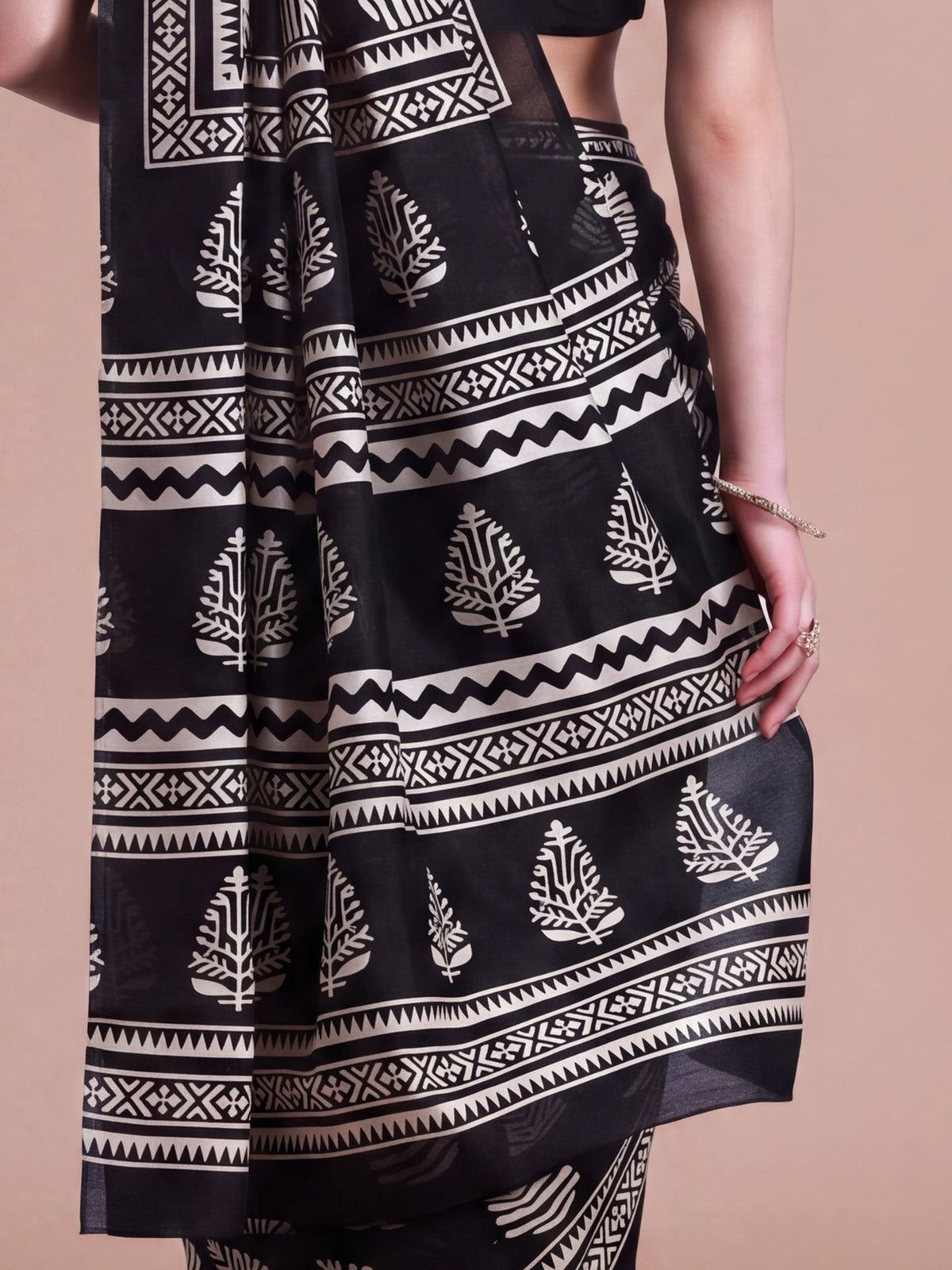 Black Bhagalpuri Silk saree – detail view 5