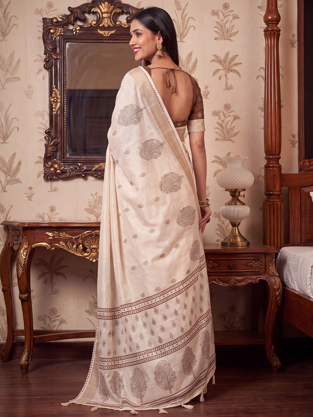 White Satin Silk saree – detail view 1