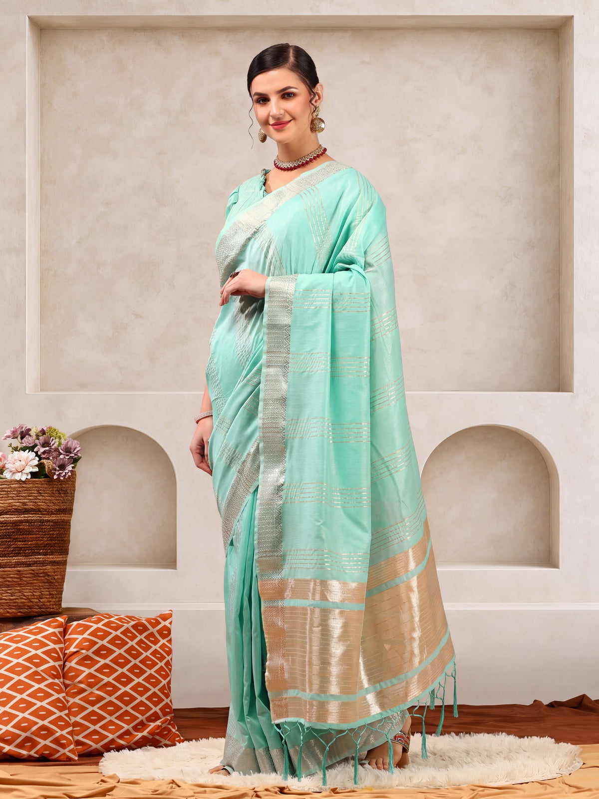 Turquoise Linen saree – detail view 1