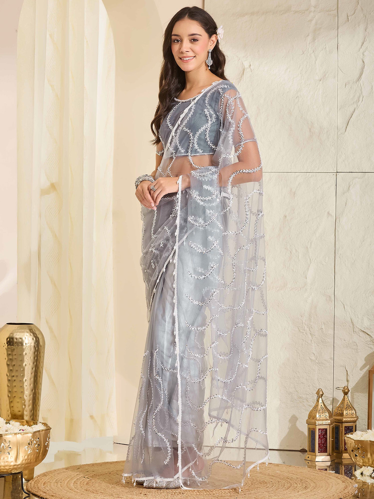 Grey Net saree – detail view 2