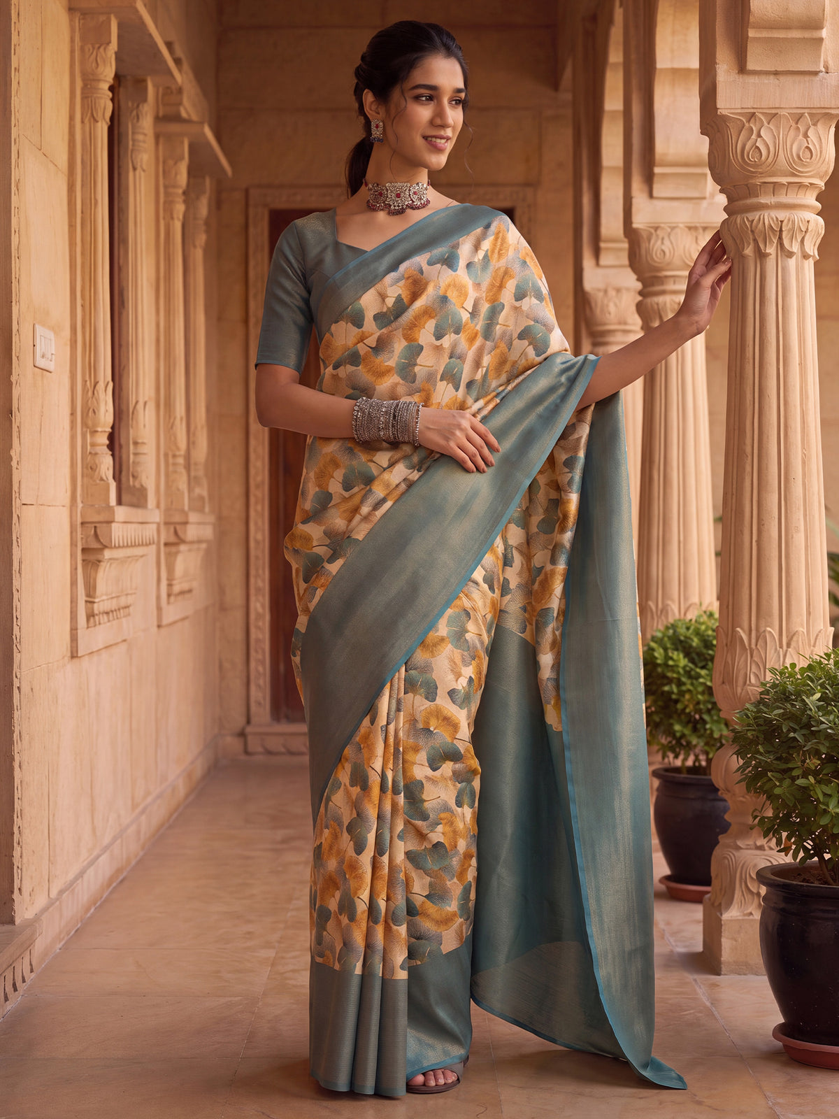 Cream Silk Blend saree – detail view 3