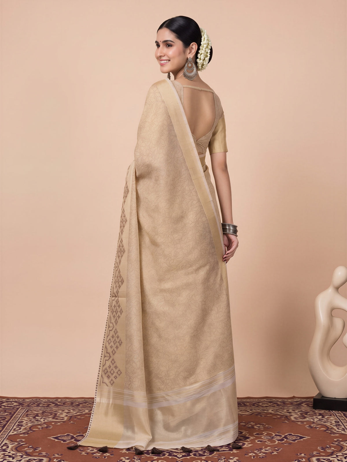 Cream Tissue saree – detail view 1