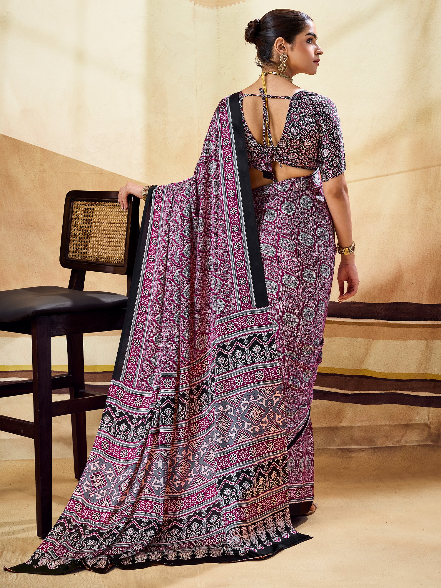 Magenta Satin saree – detail view 1