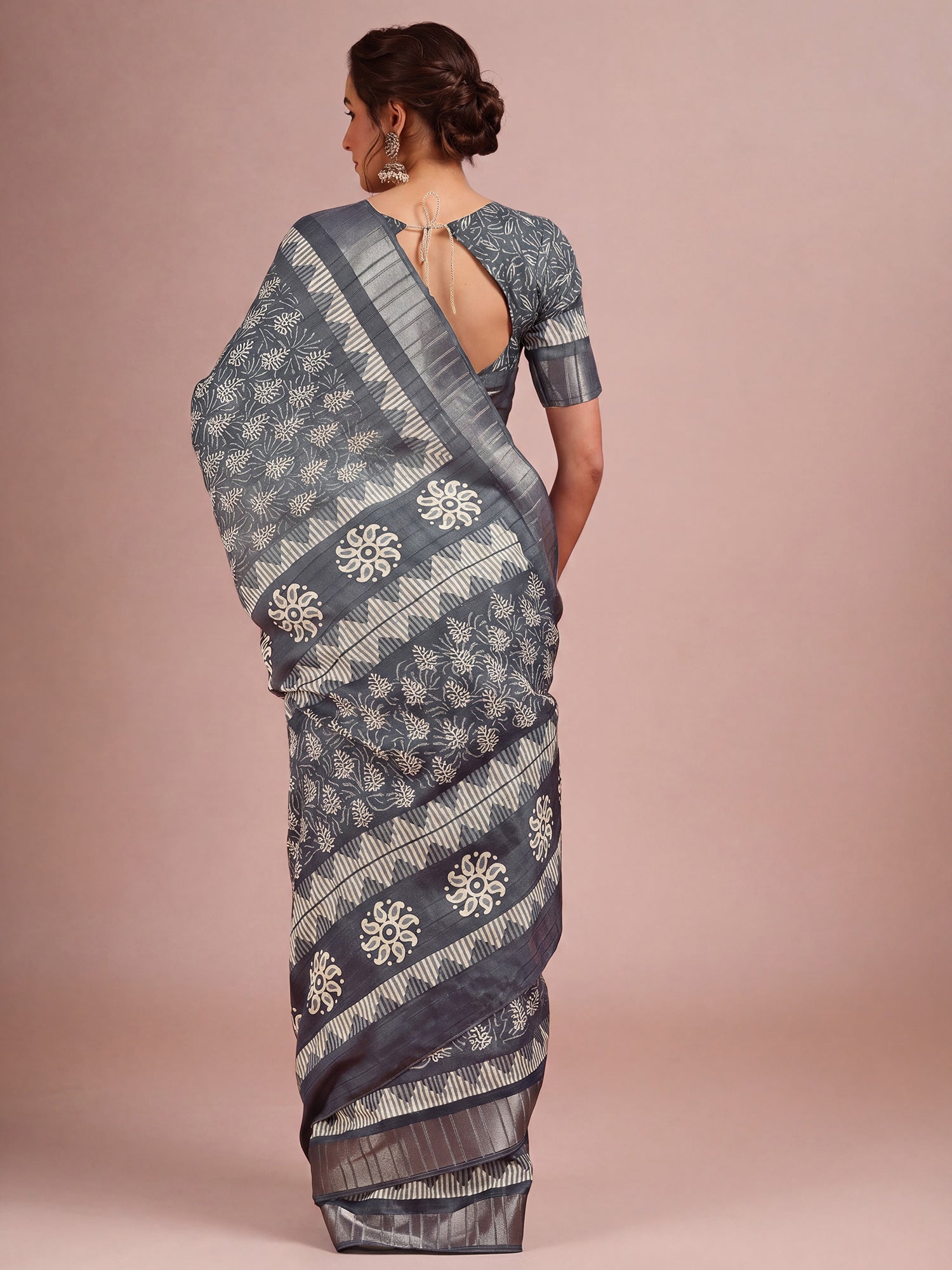 Grey Cotton Silk saree – detail view 1