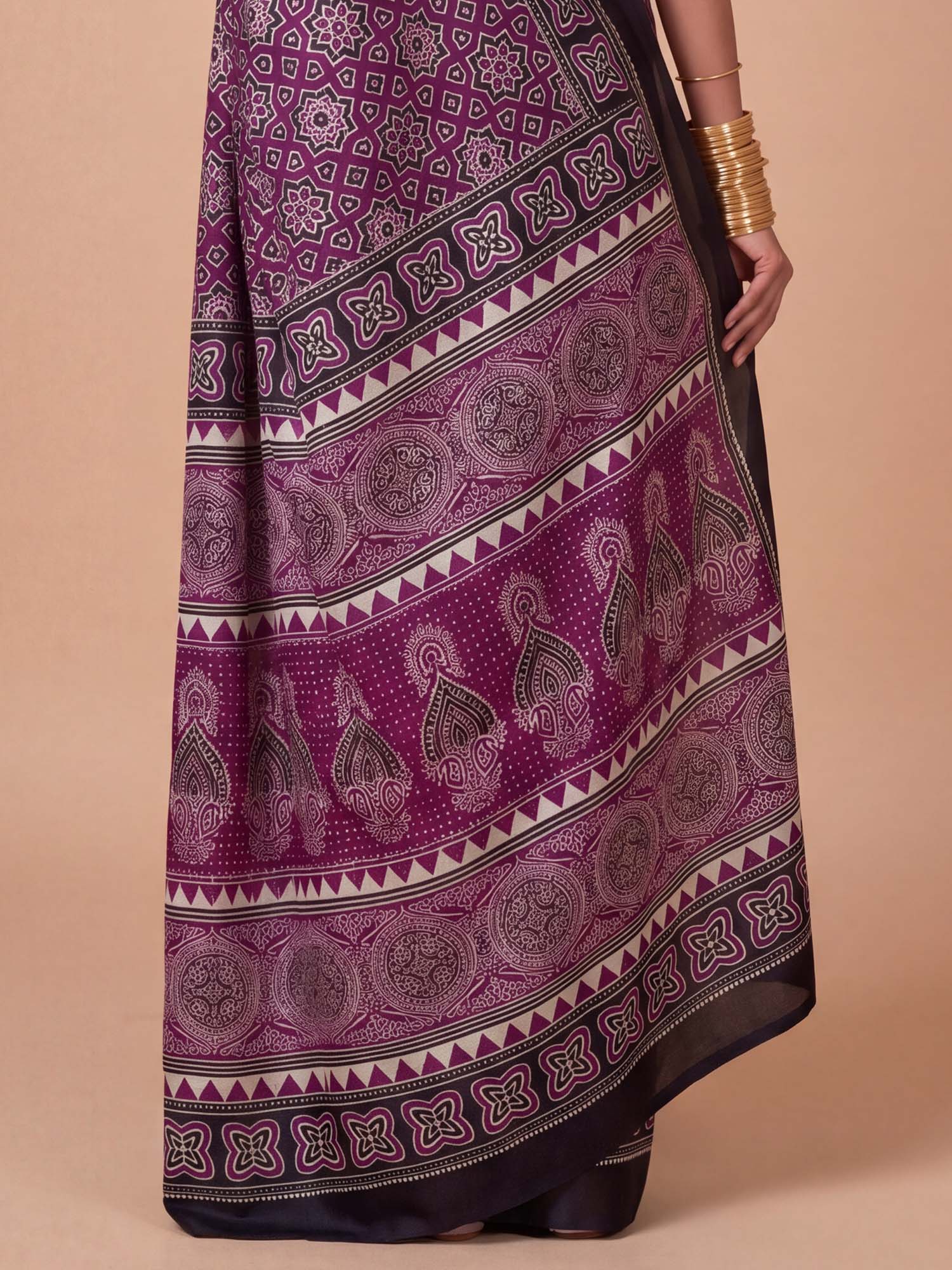 Purple Crepe saree – detail view 5