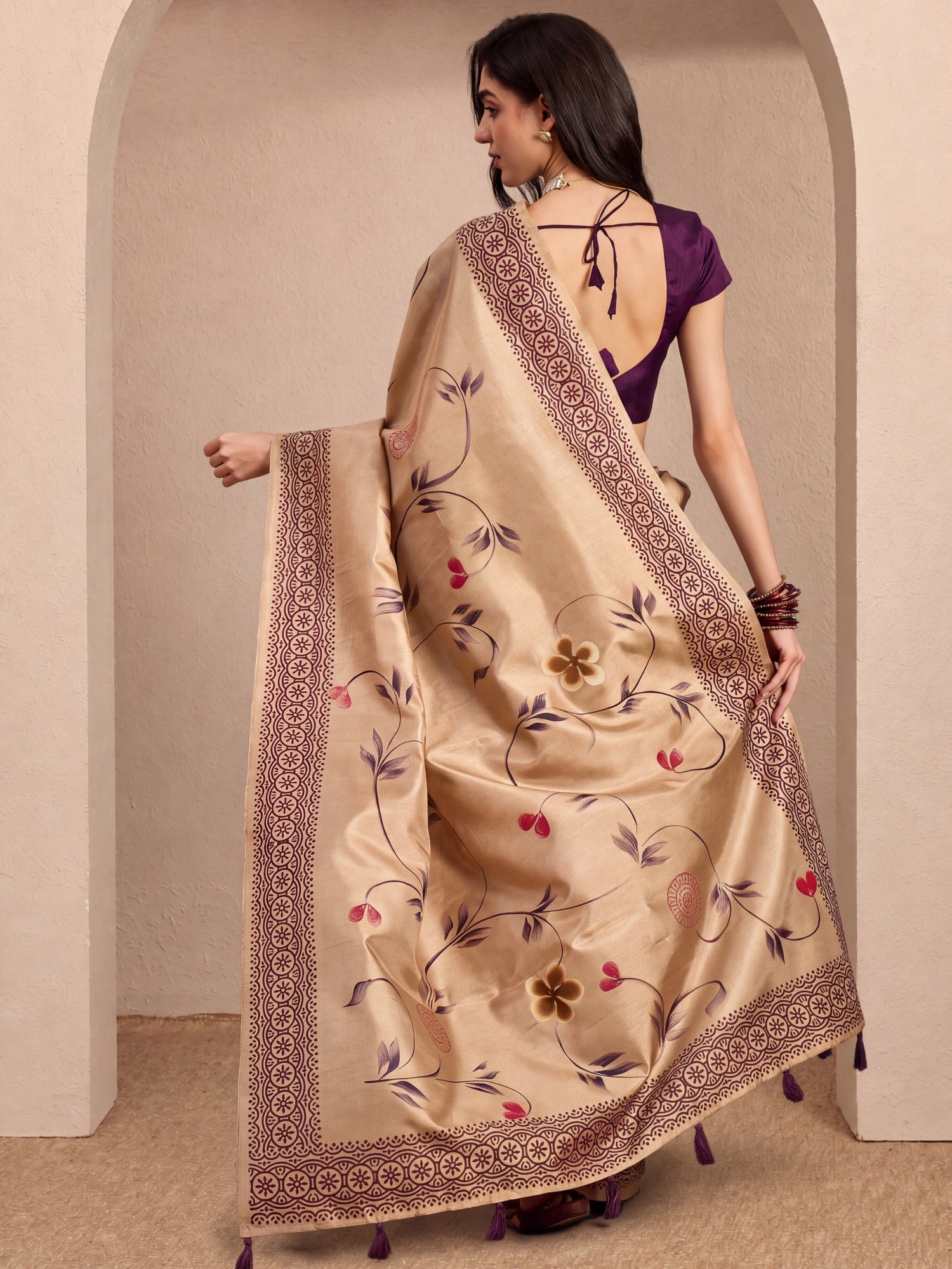 Beige Silk Blend saree – detail view 4
