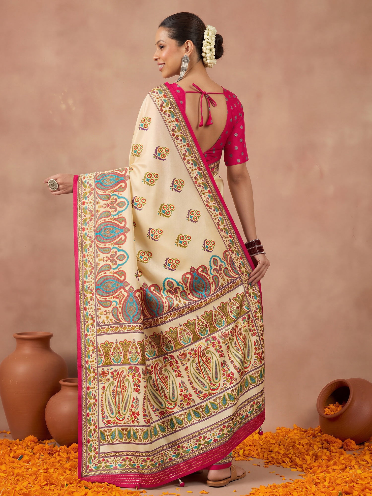 Off White Silk Blend saree – detail view 1