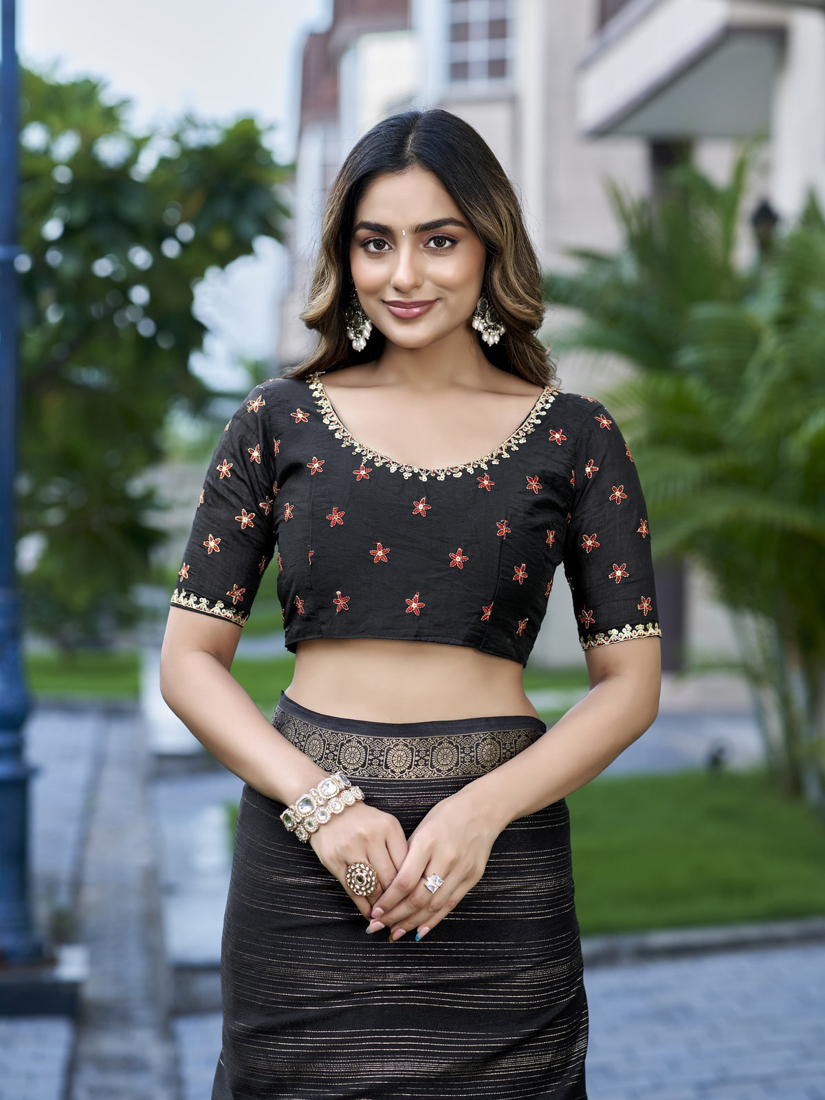 Black jacquard saree view 2