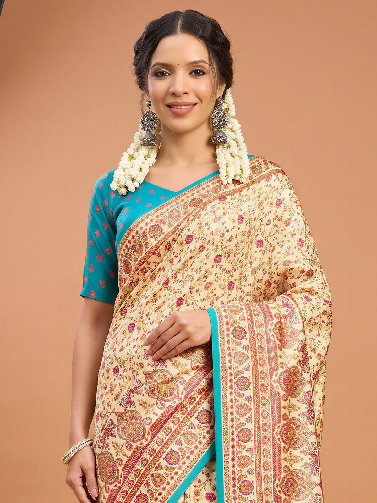 Cream Silk Blend saree – detail view 4