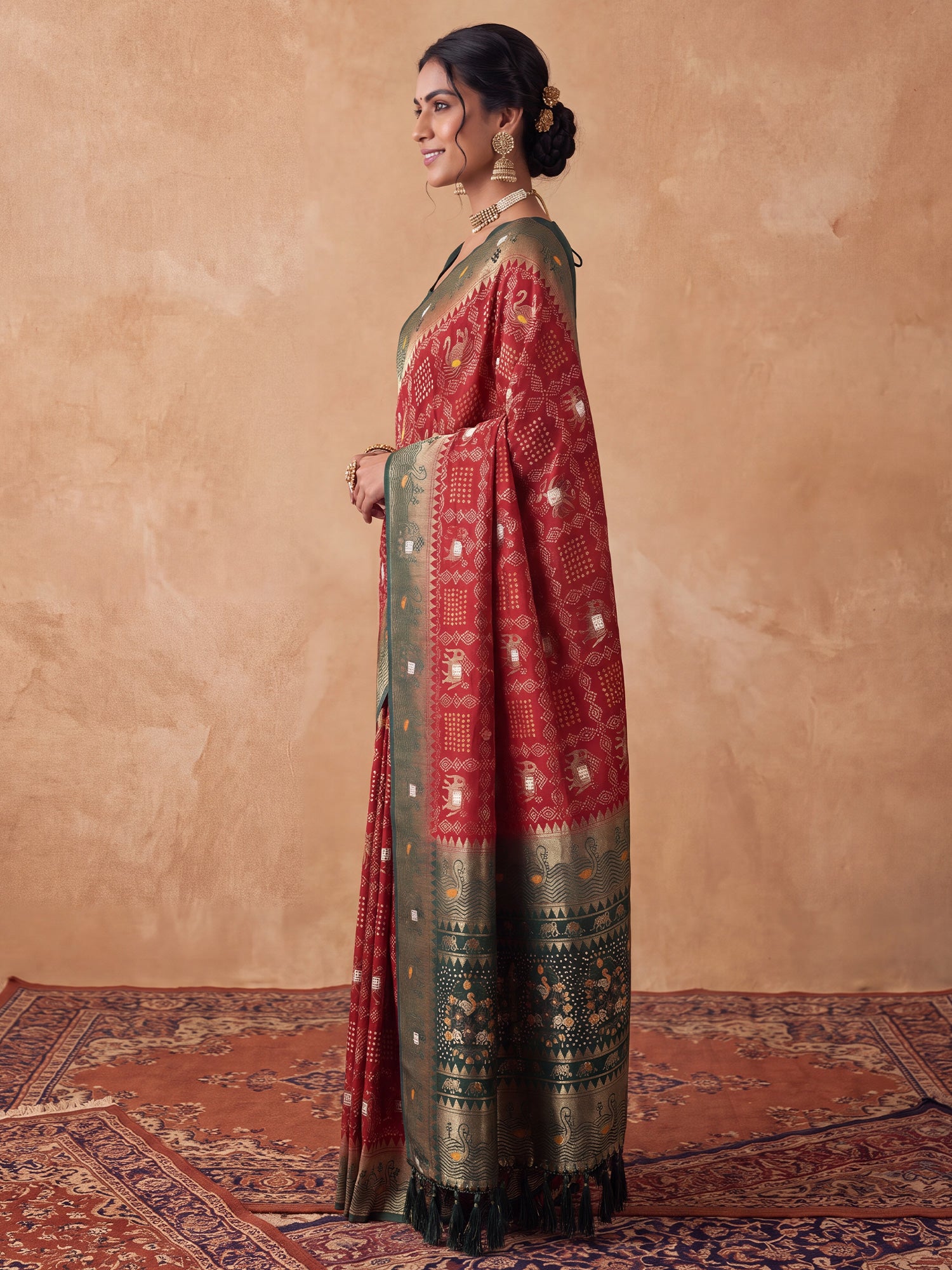 Maroon Dola Silk saree – detail view 2