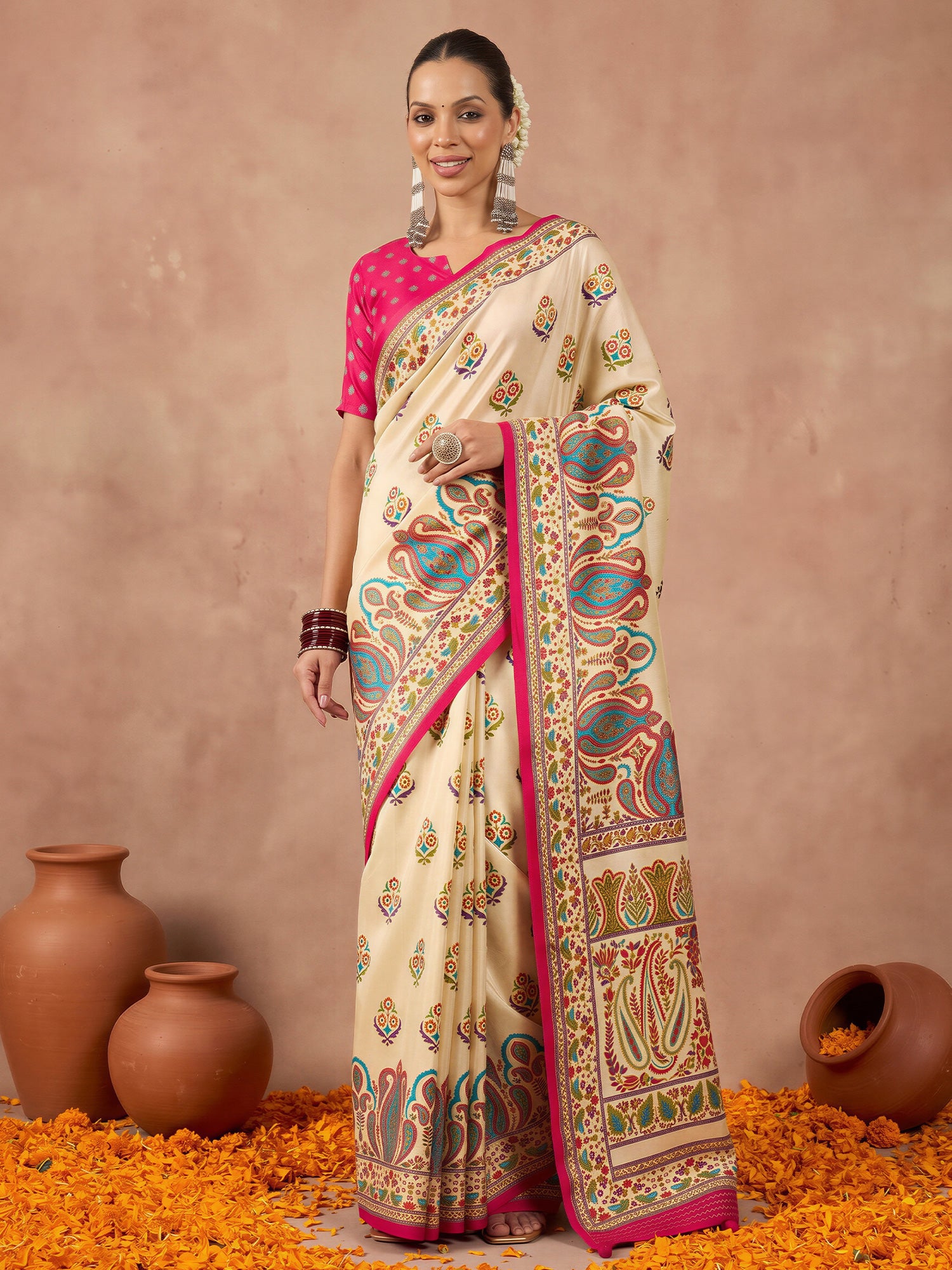 Off White Silk Blend saree – detail view 3