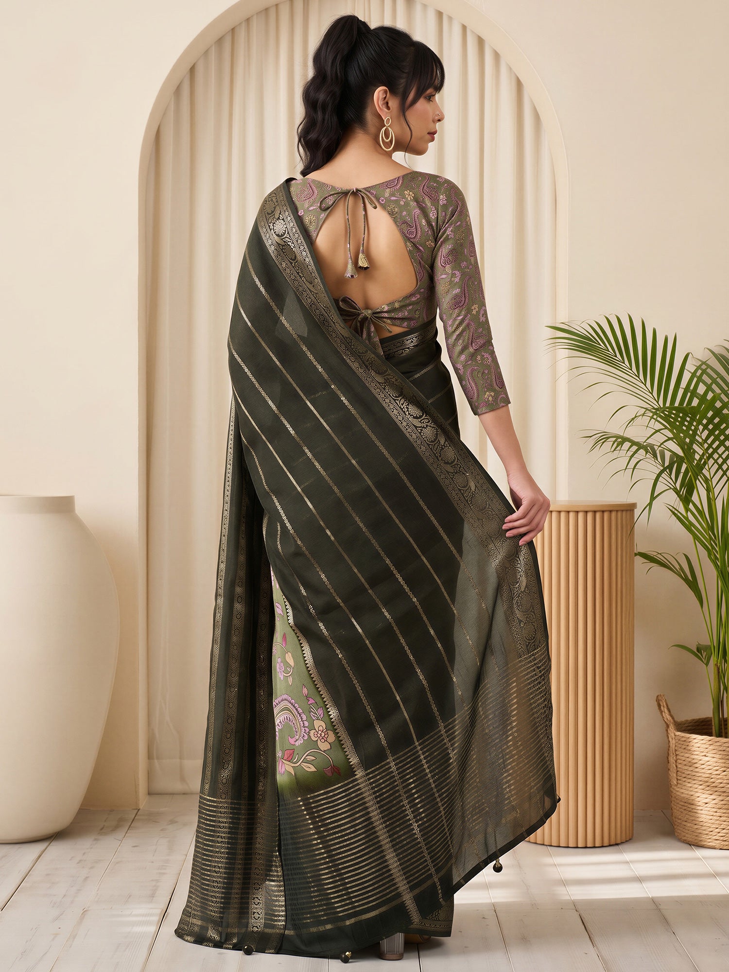 Green Viscose Silk saree – detail view 1