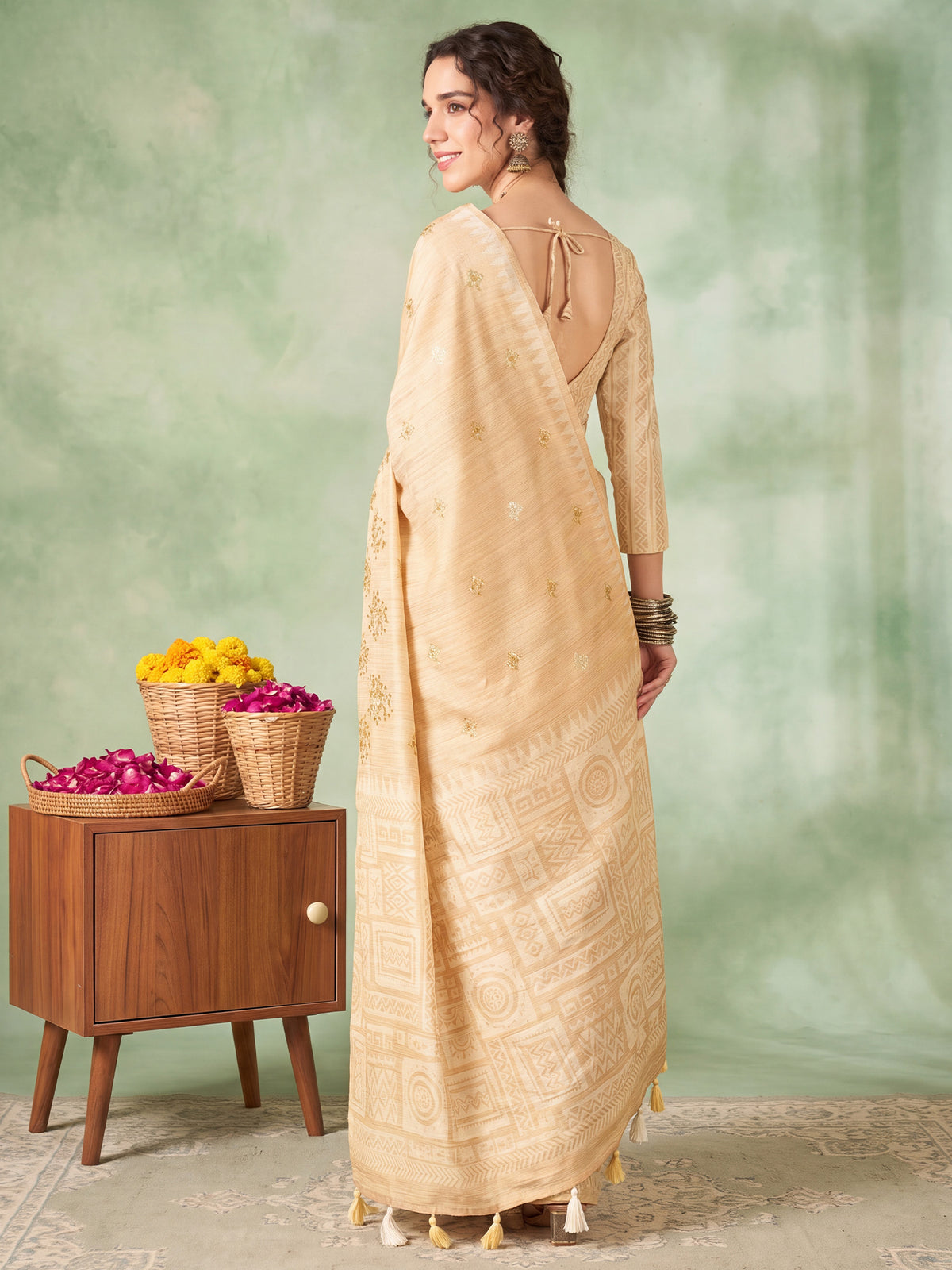 Beige Silk Blend saree – detail view 1