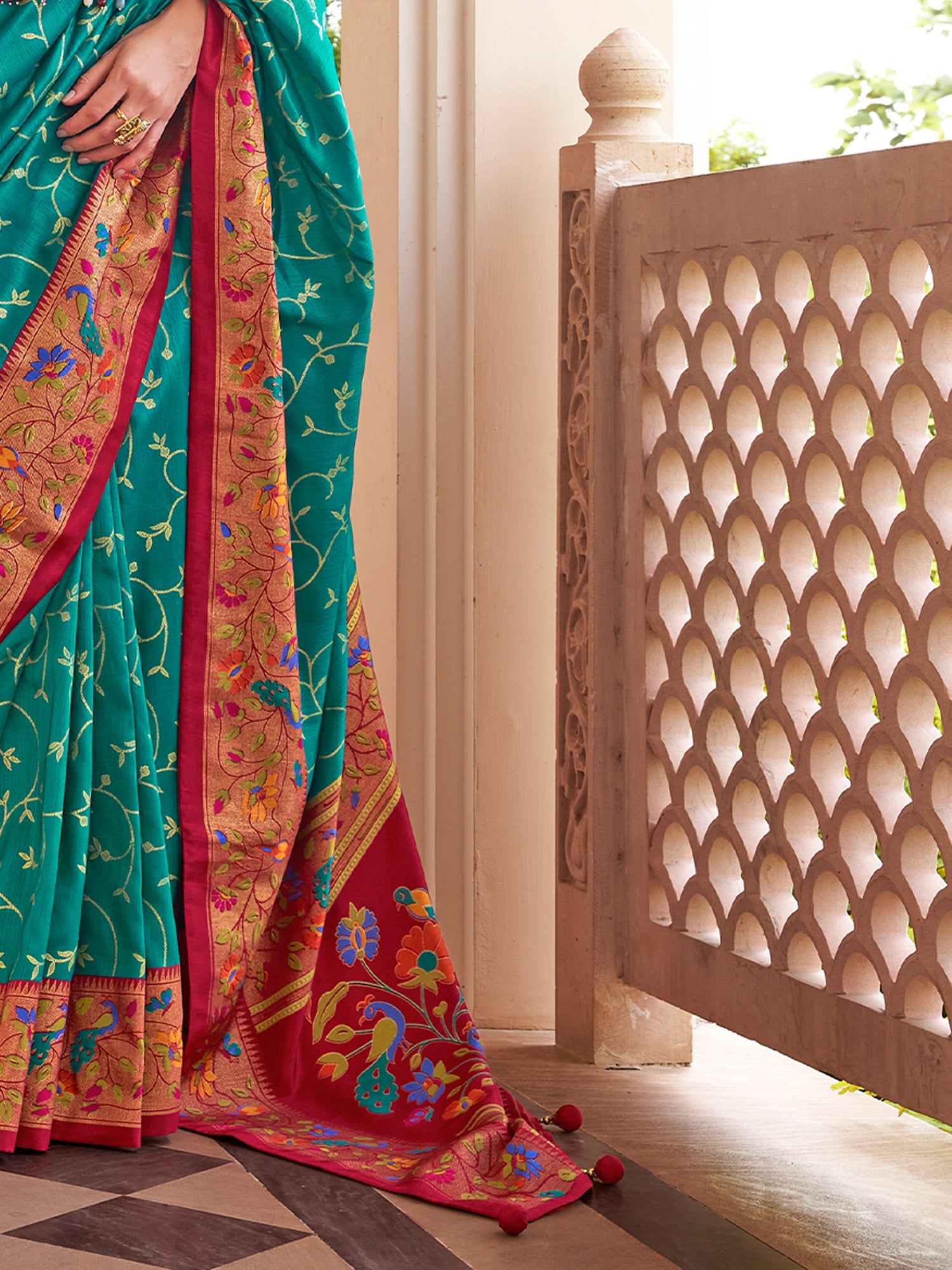 Turquoise Silk Blend saree – detail view 4