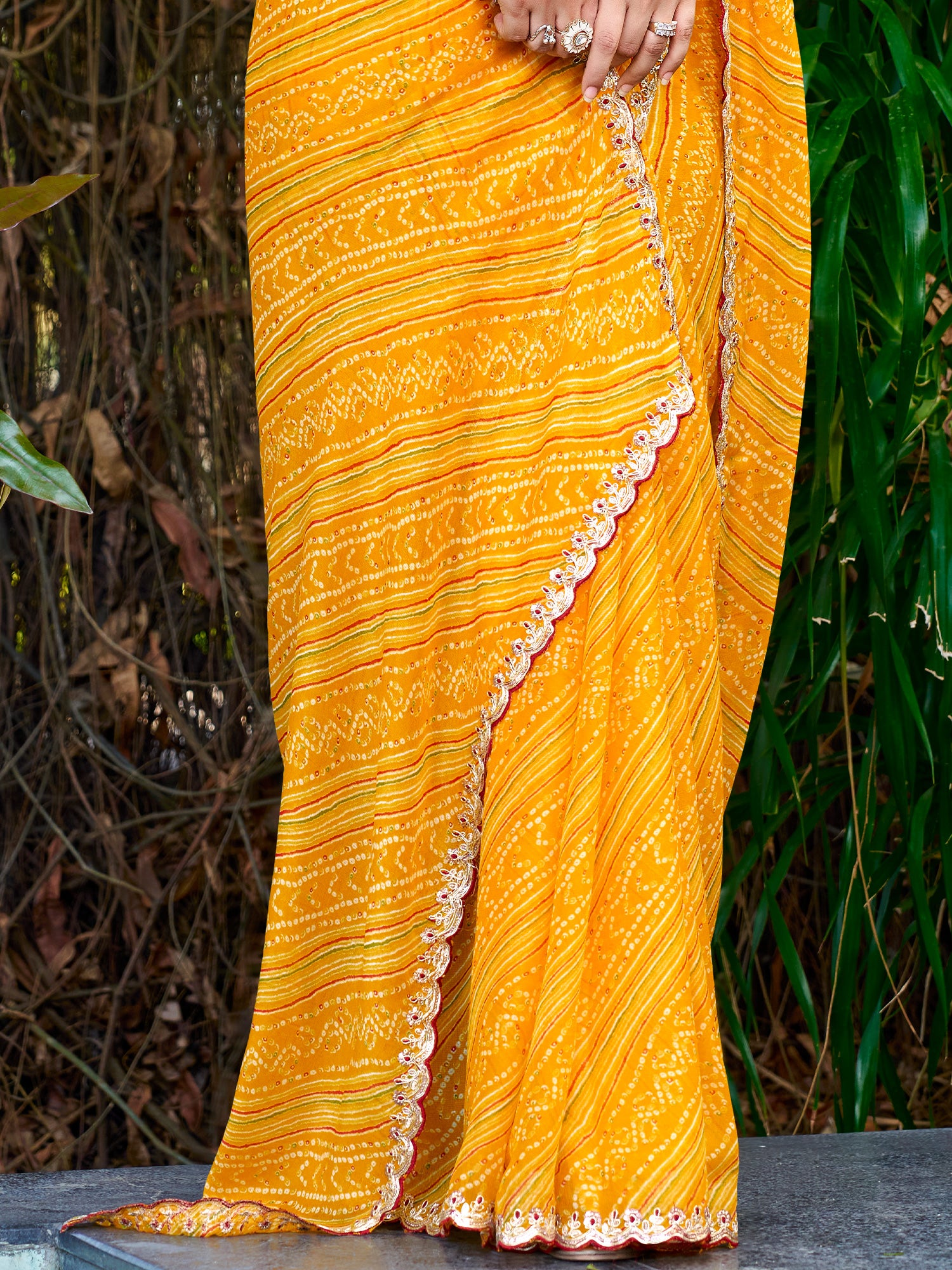 Yellow Georgette saree – detail view 4