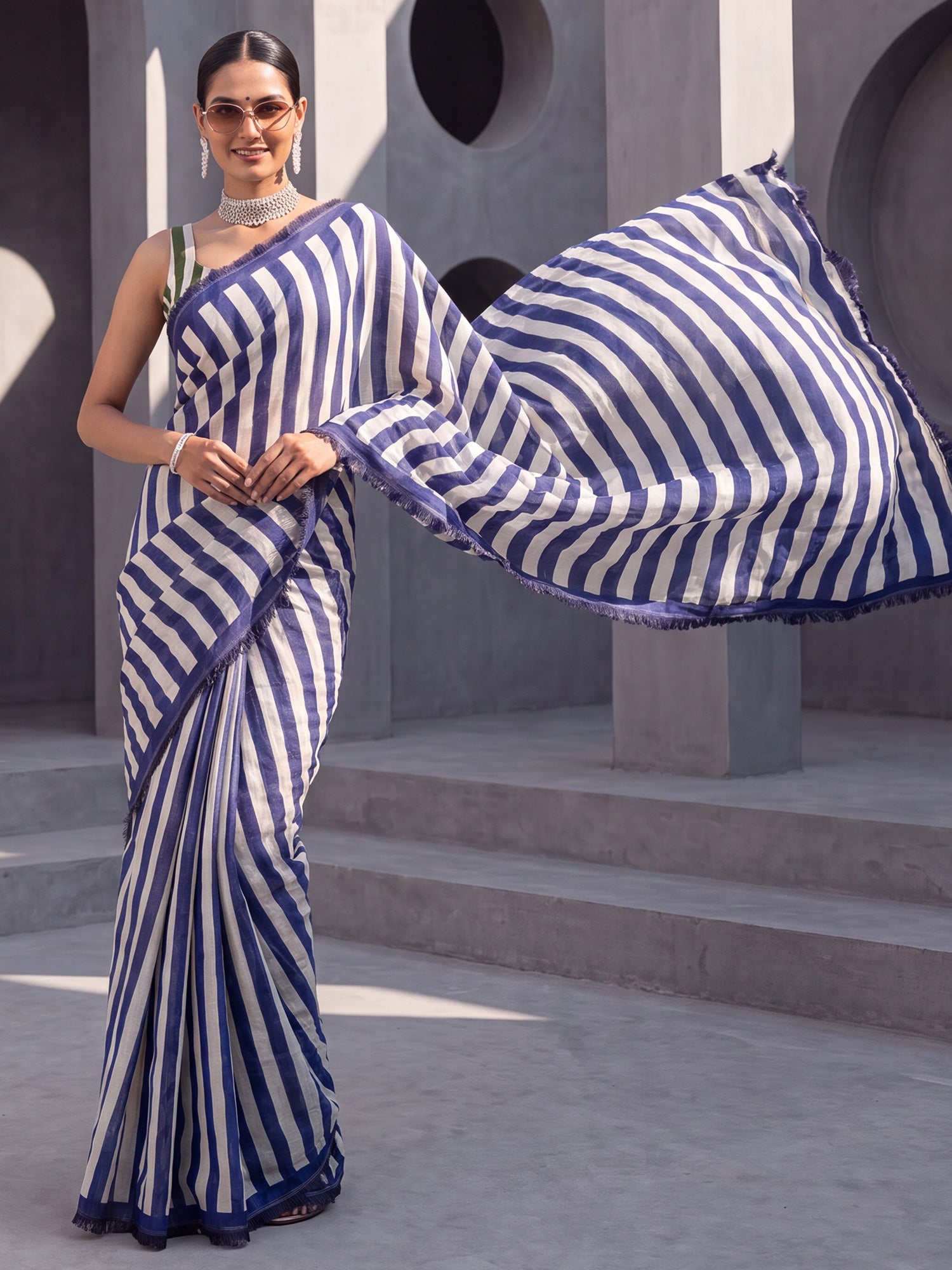 Navy Blue Cotton saree – detail view 3