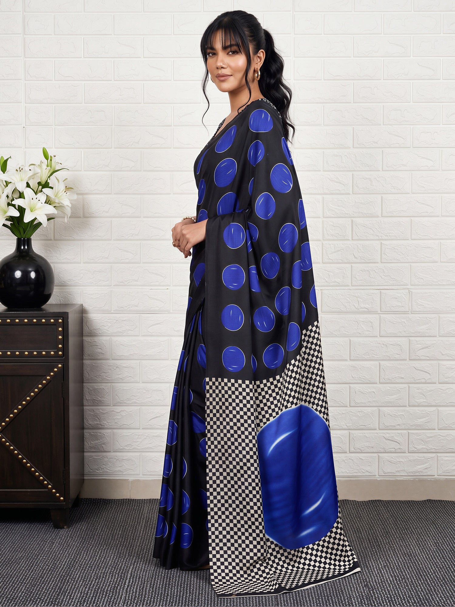 Blue Satin saree – detail view 2