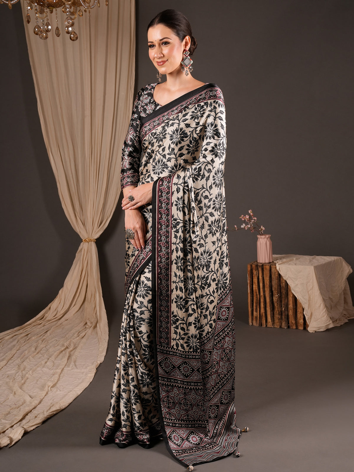 Cream Satin saree – detail view 2