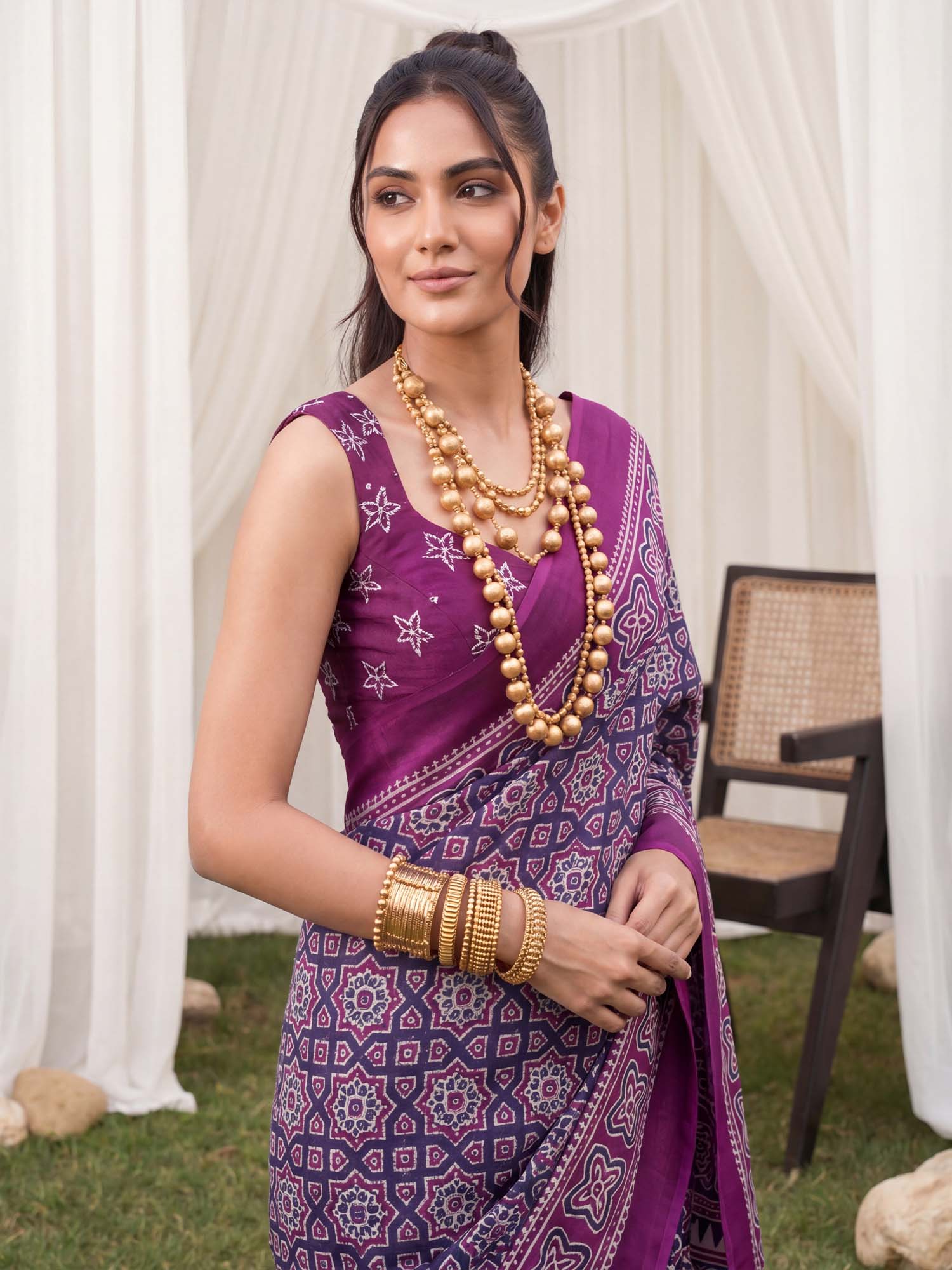 Wine Crepe saree – detail view 4