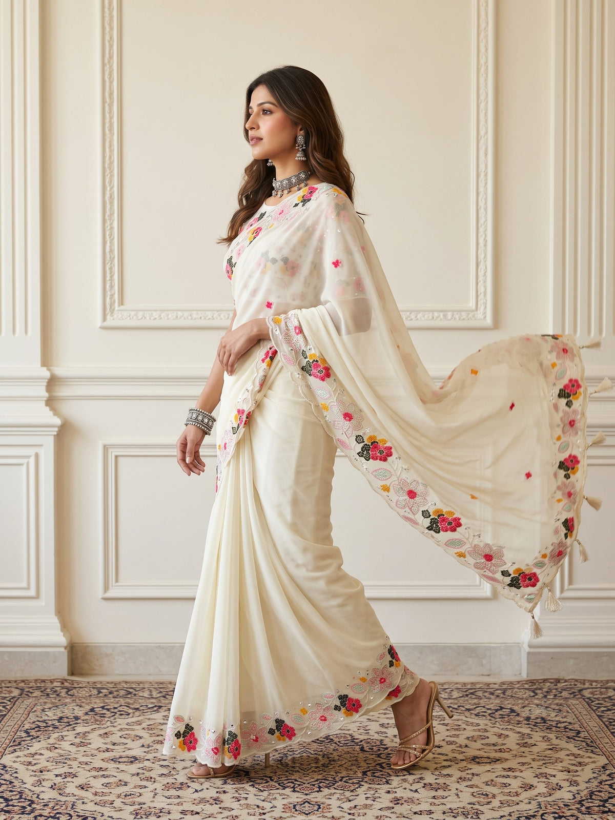White Georgette saree – detail view 3