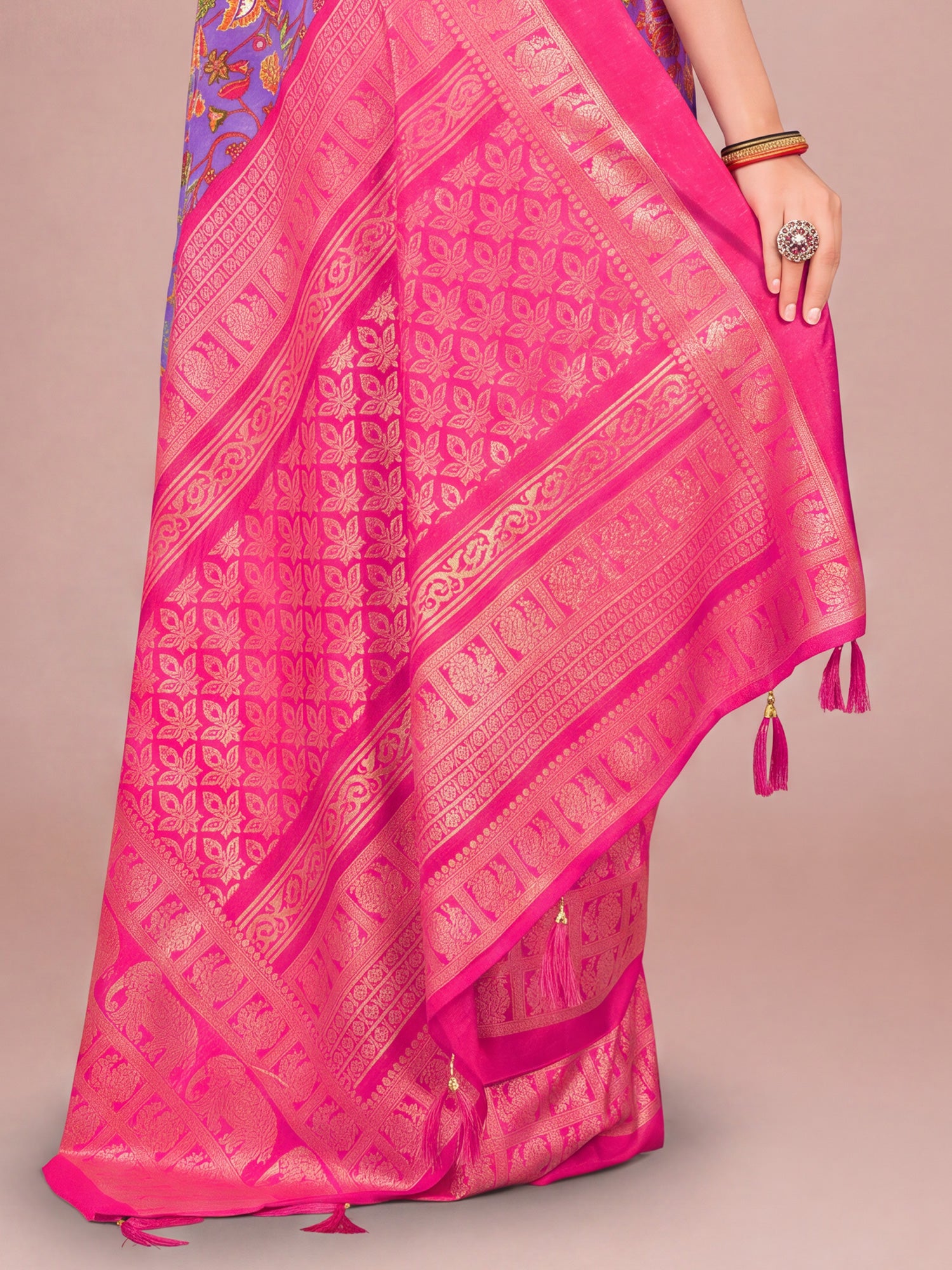 Pink Cotton Blend saree – detail view 5