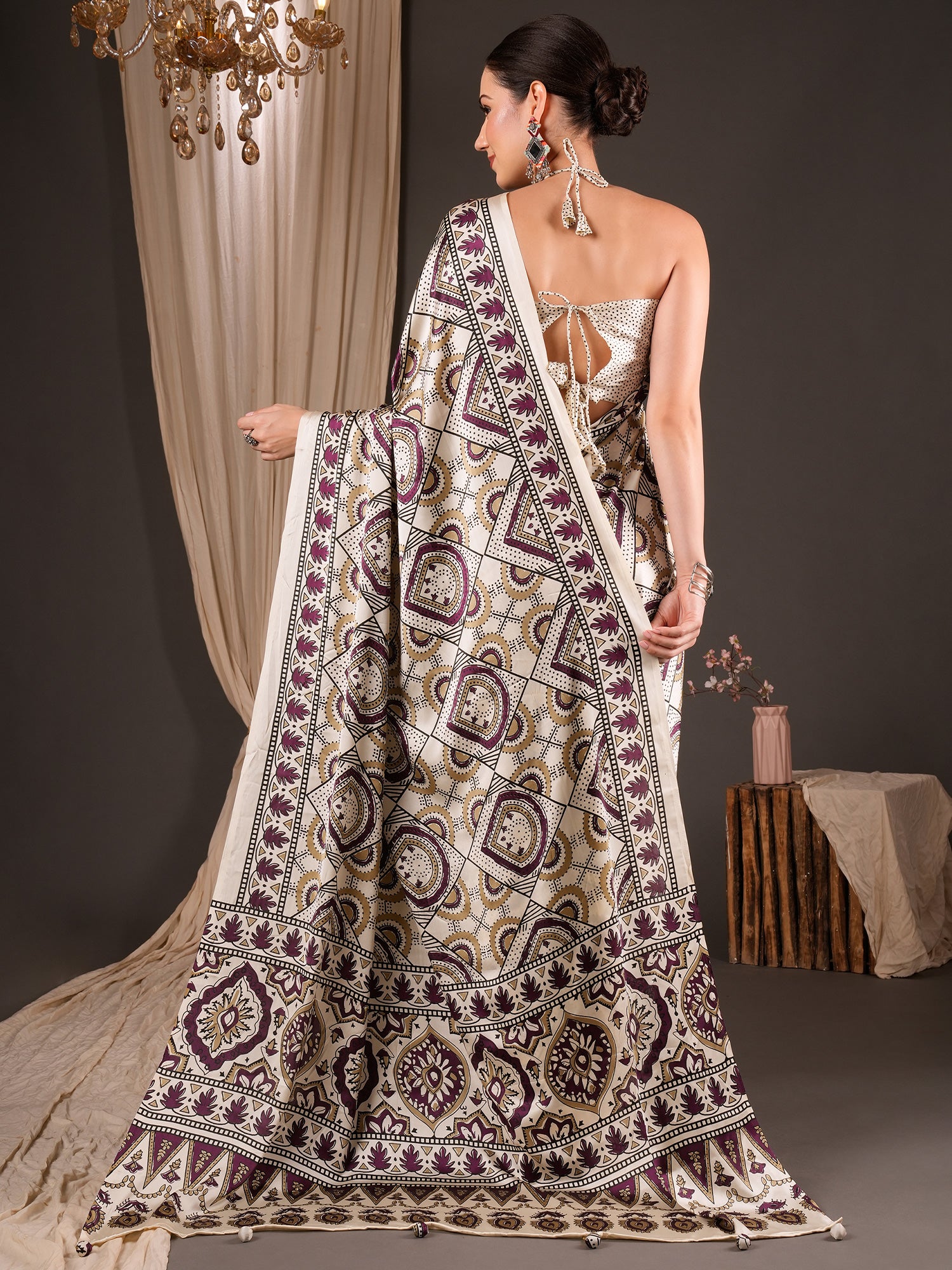 Off White Satin saree – detail view 1