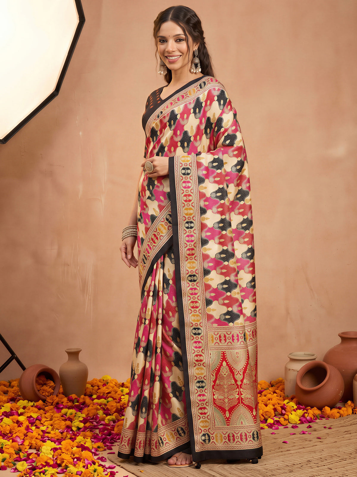 Black Silk Blend saree – detail view 2