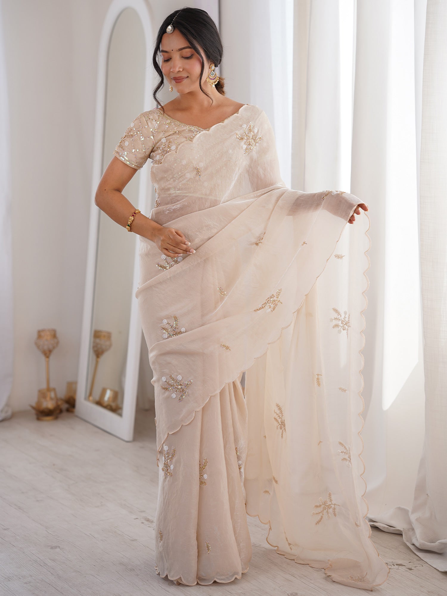Off White Satin saree – detail view 3