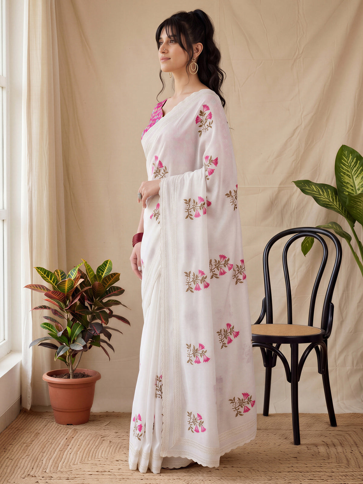 White Vichitra Silk saree – detail view 3