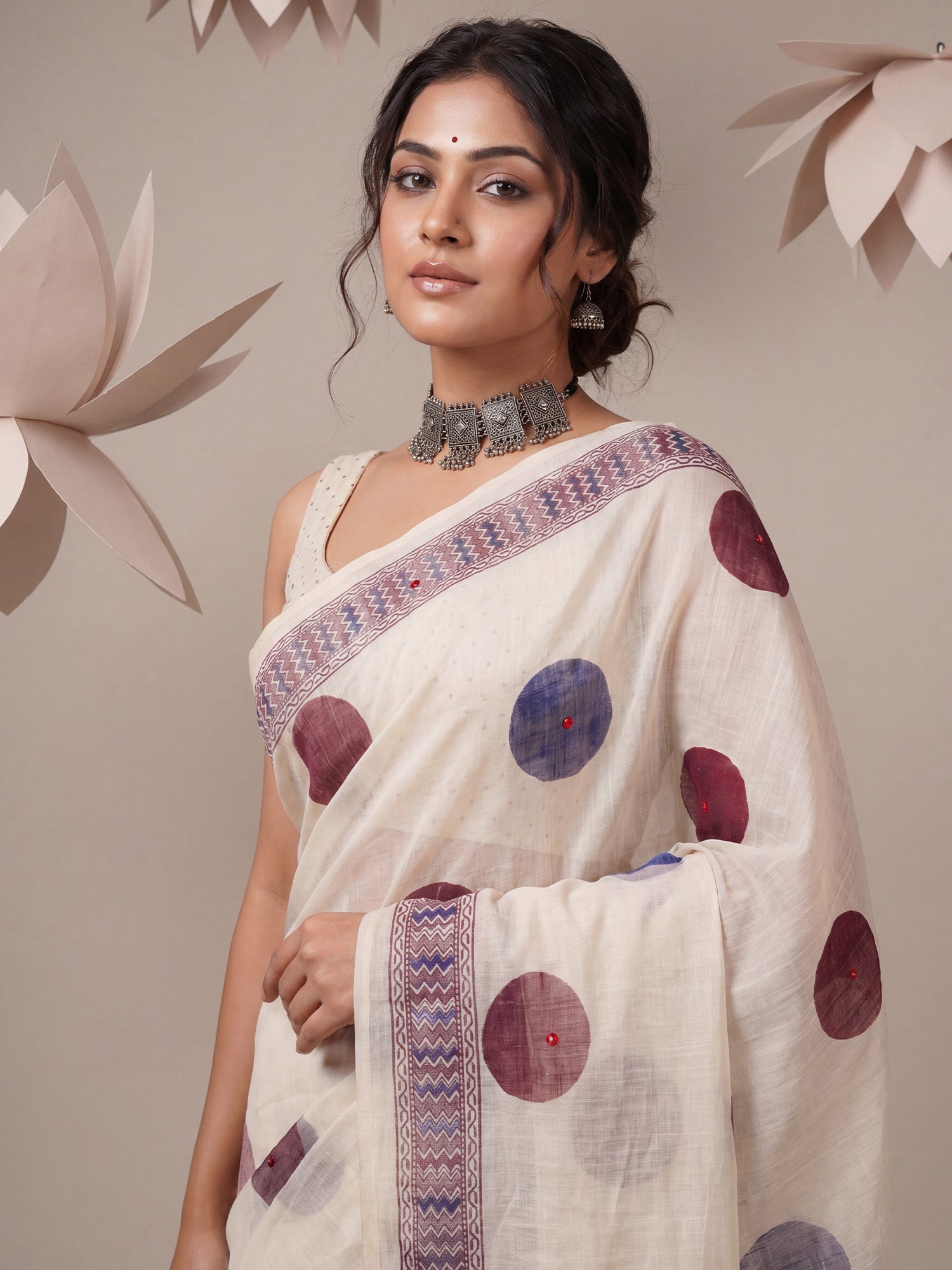 Off White Linen saree – detail view 4