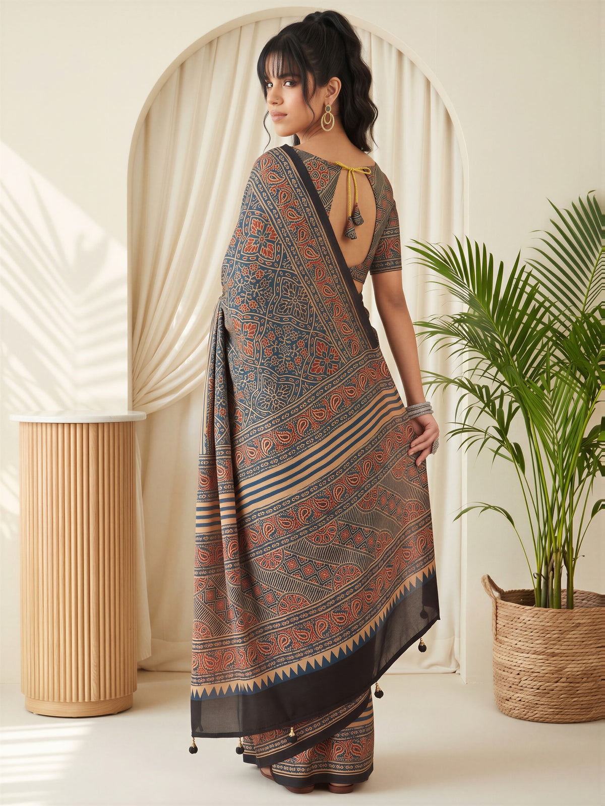 Teal Blue Silk Blend saree – detail view 1