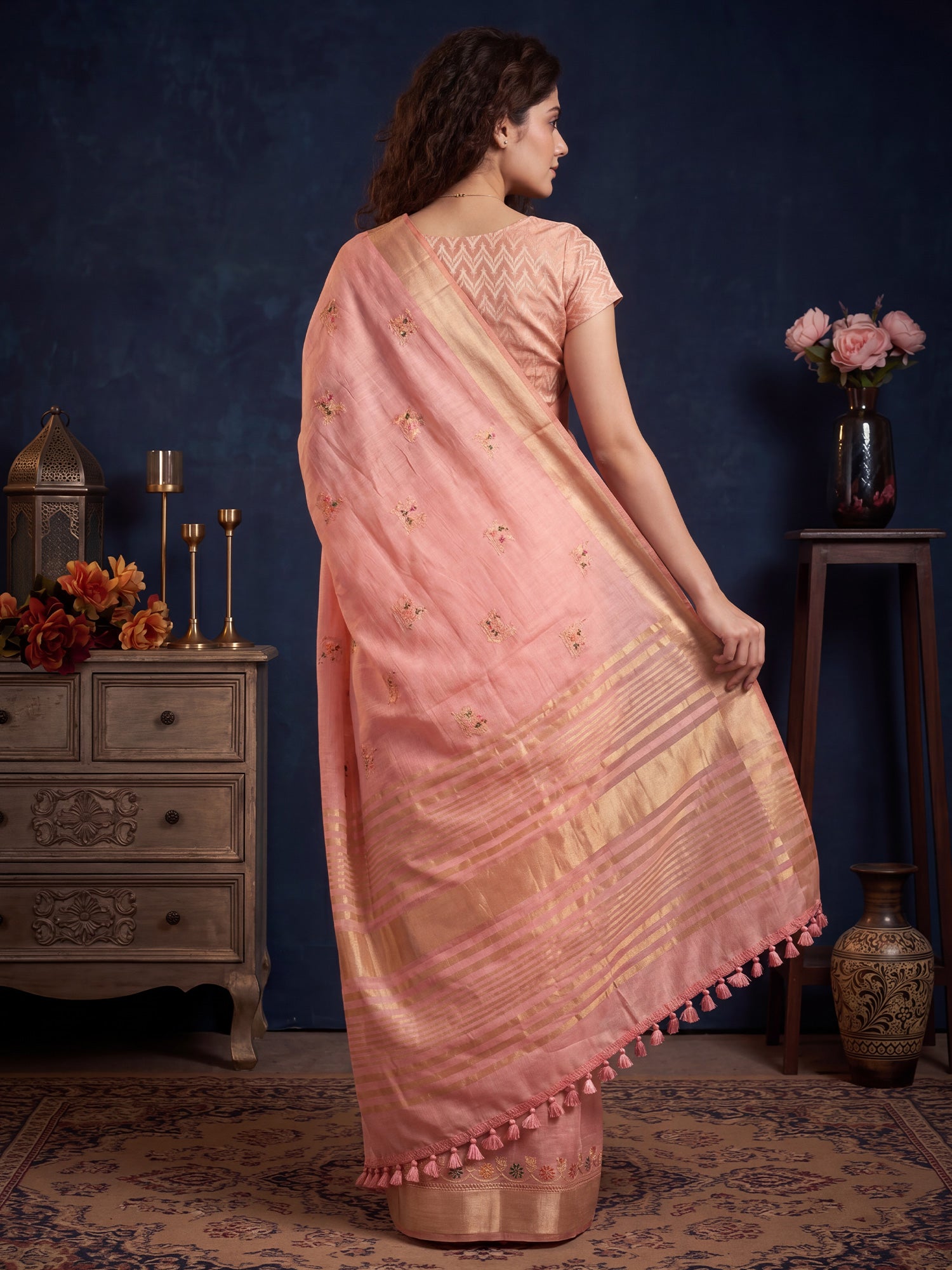 Pink Cotton Linen saree – detail view 1
