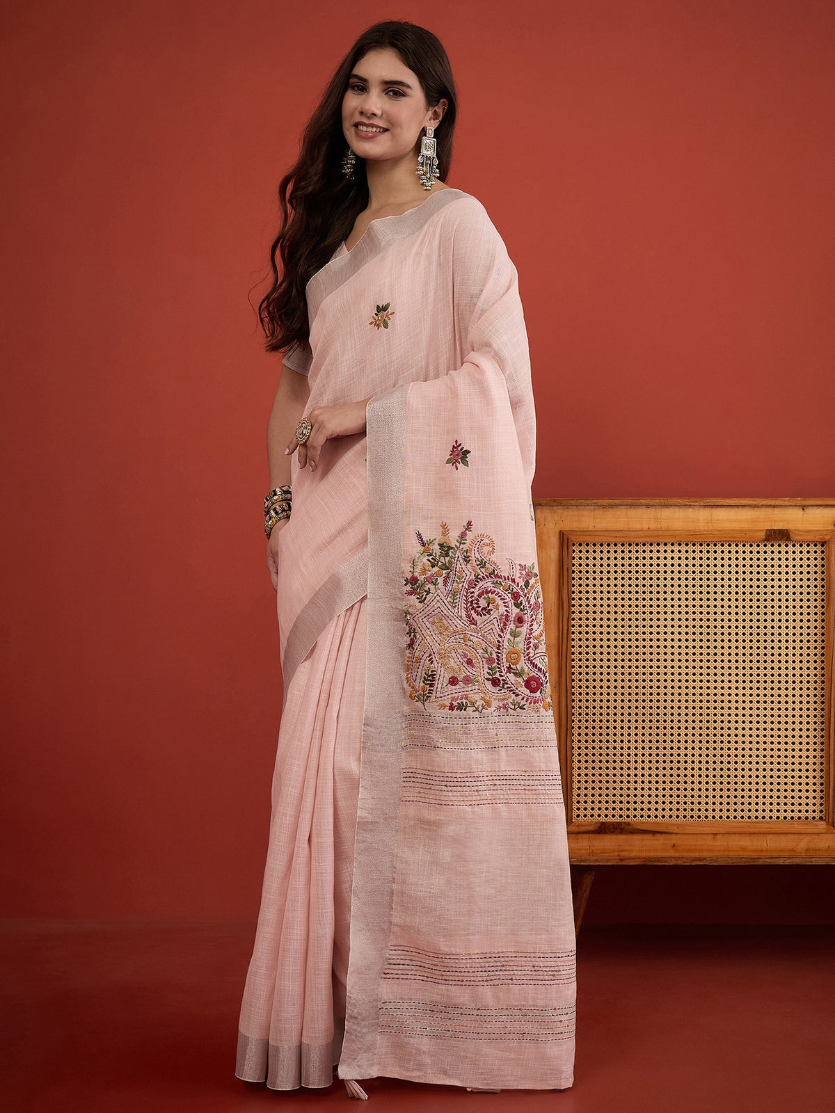 Pink linen blend saree view 3