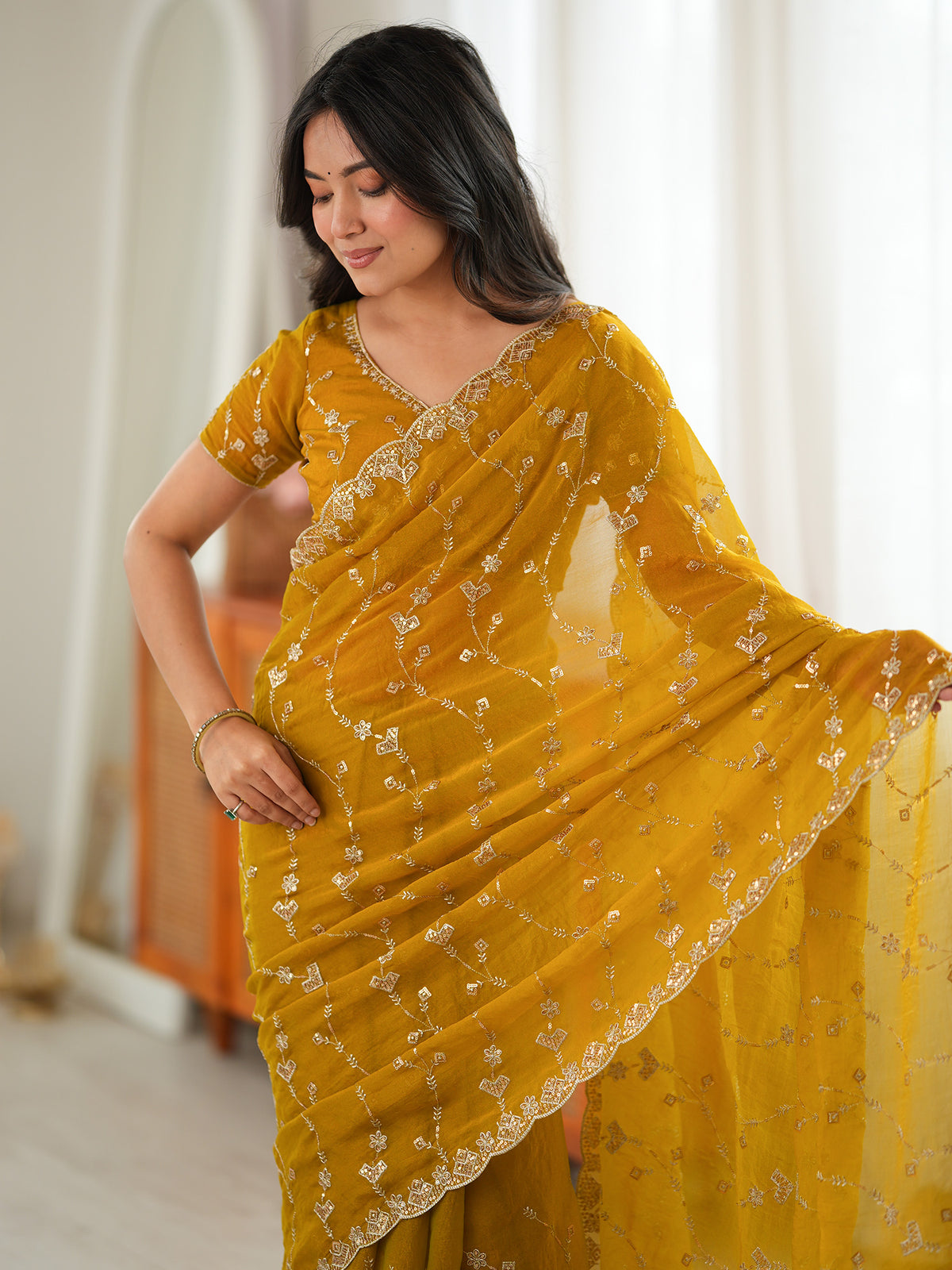 Mustard Tissue saree – detail view 3