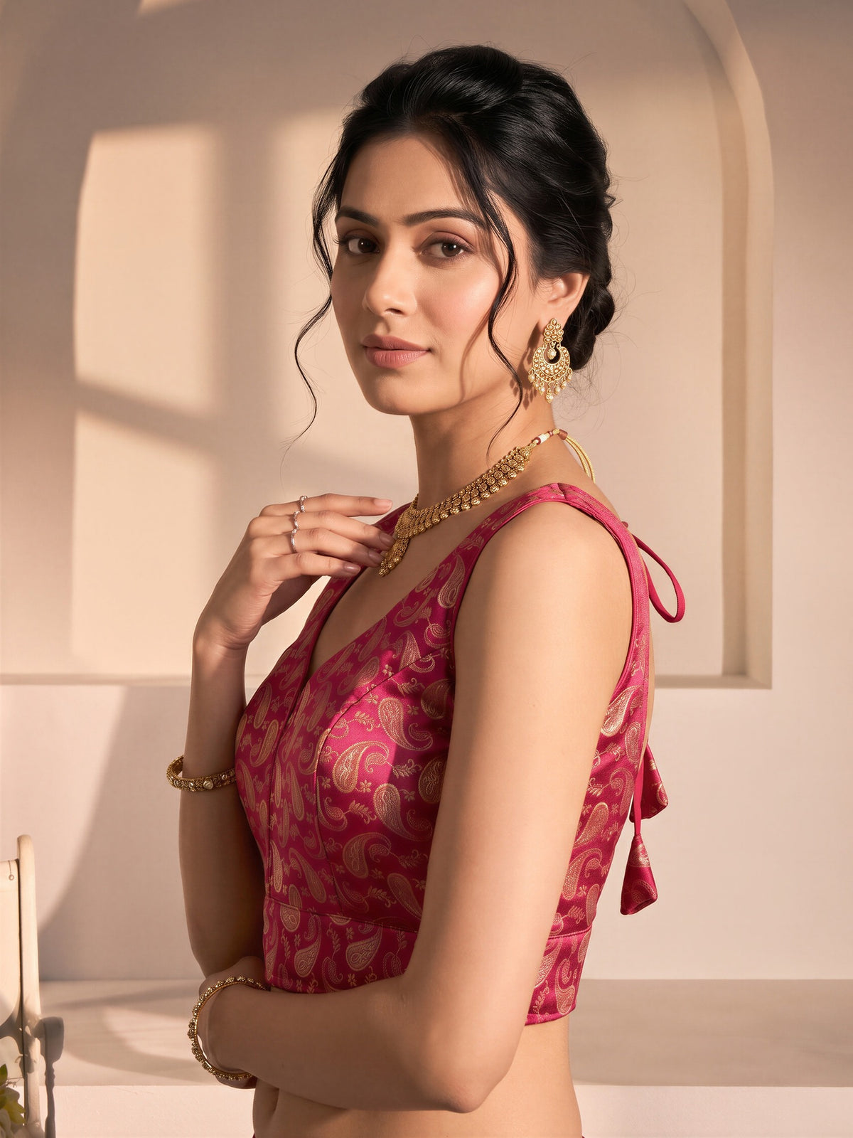 Pink woven brocade silk blend sleeveless readymade saree blouse with v neck view 2
