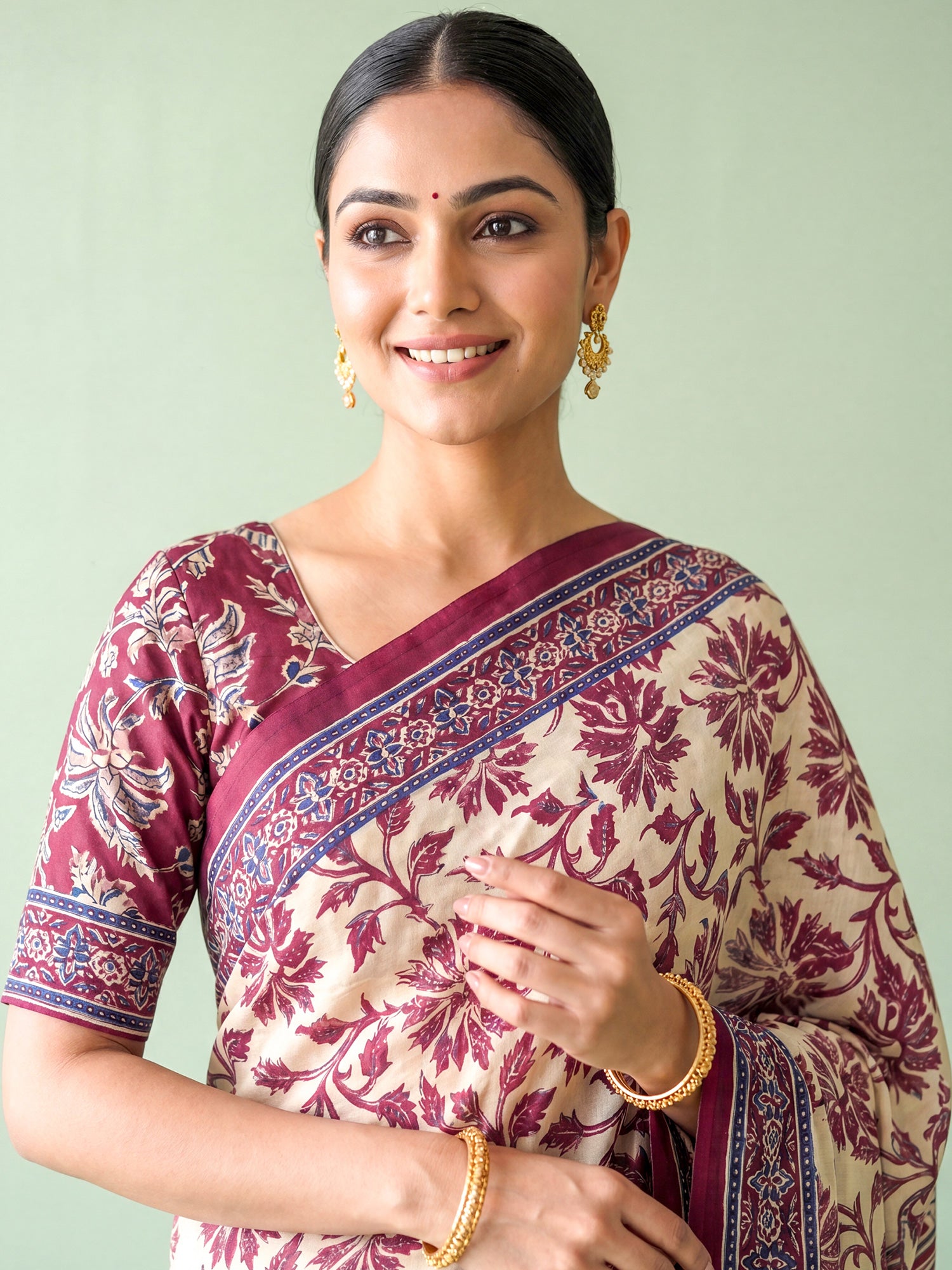 Cream Satin saree – detail view 3