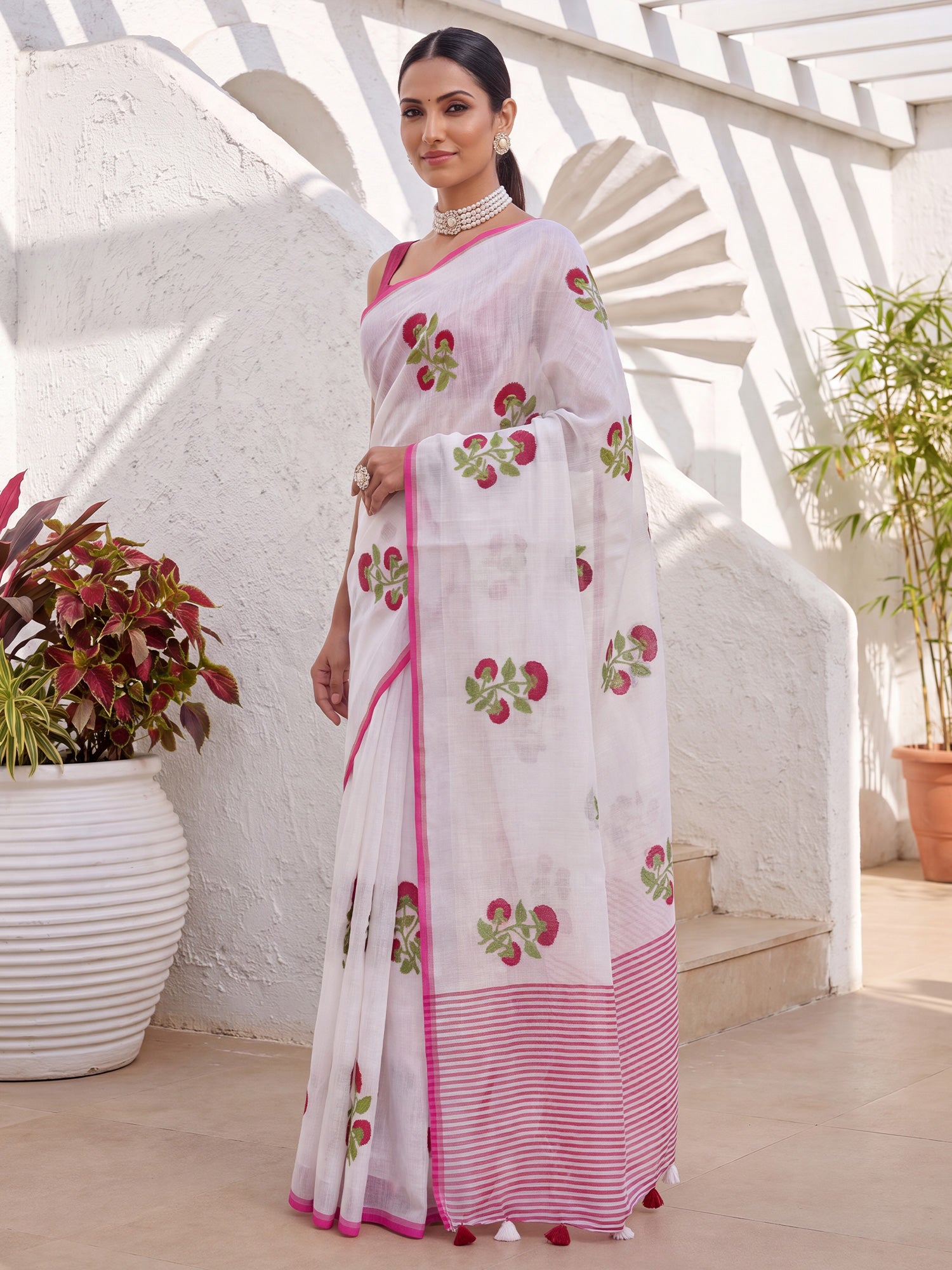 White Cotton Linen saree – detail view 2