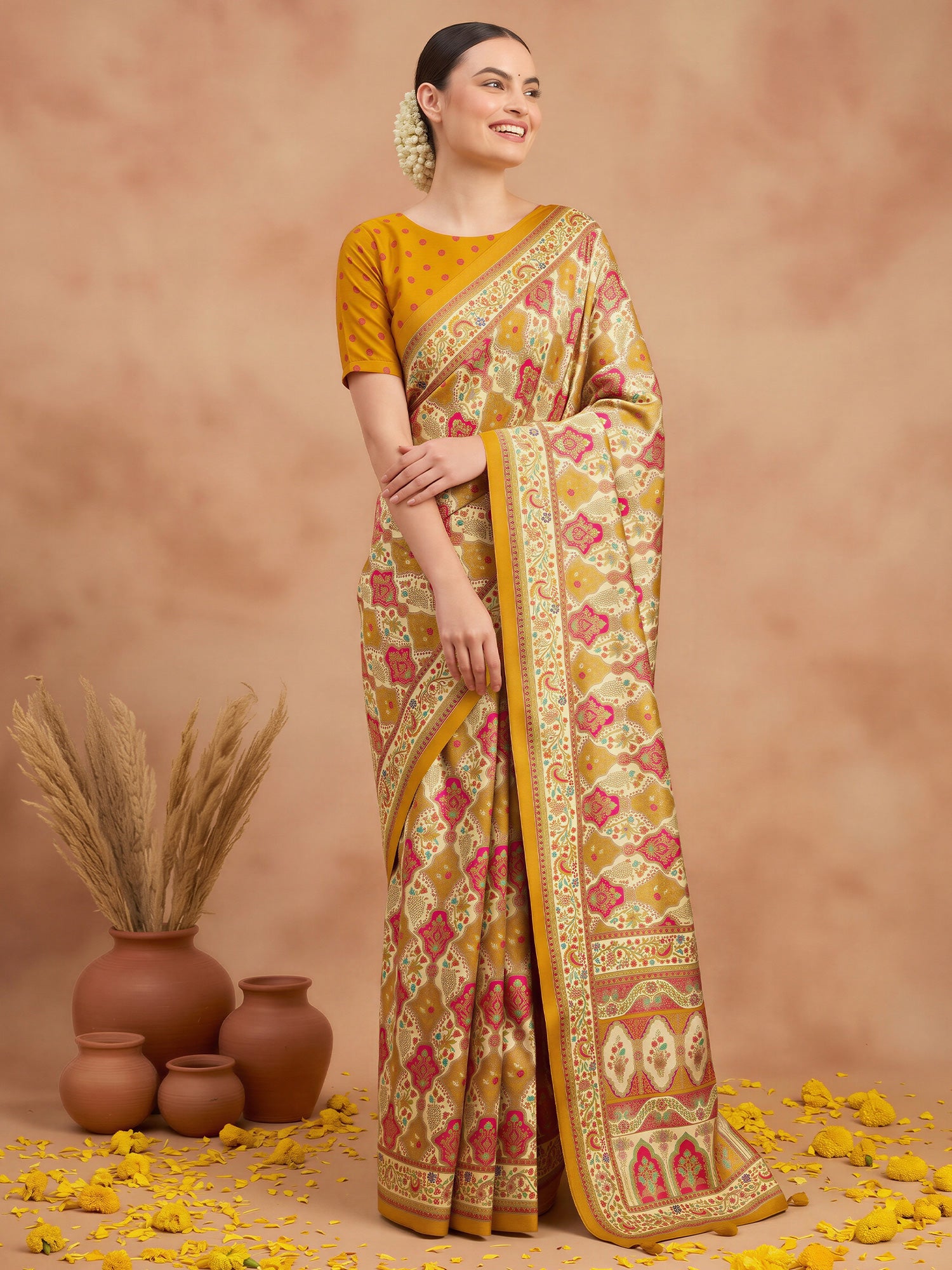 Cream Silk Blend saree – detail view 3
